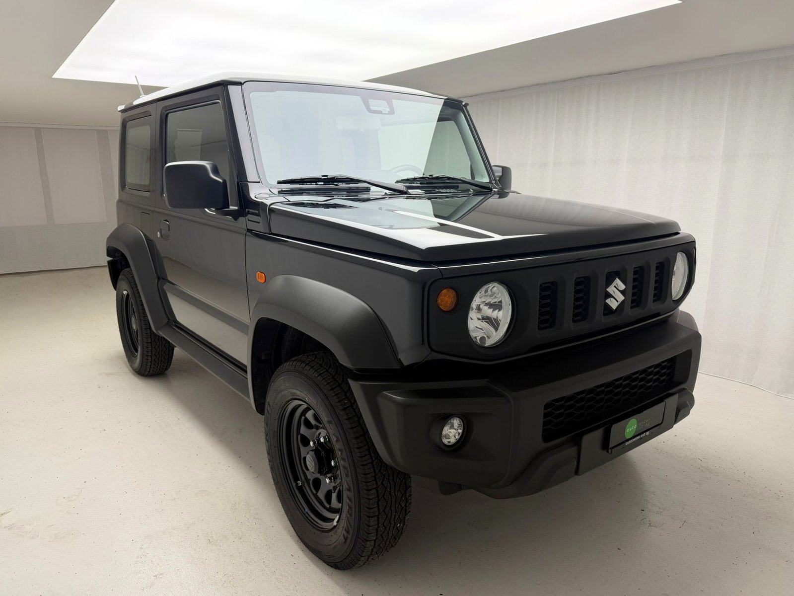 SUZUKI Jimny 1.5 Compact+ 4x4 Automat + 4 Platzer + PDC