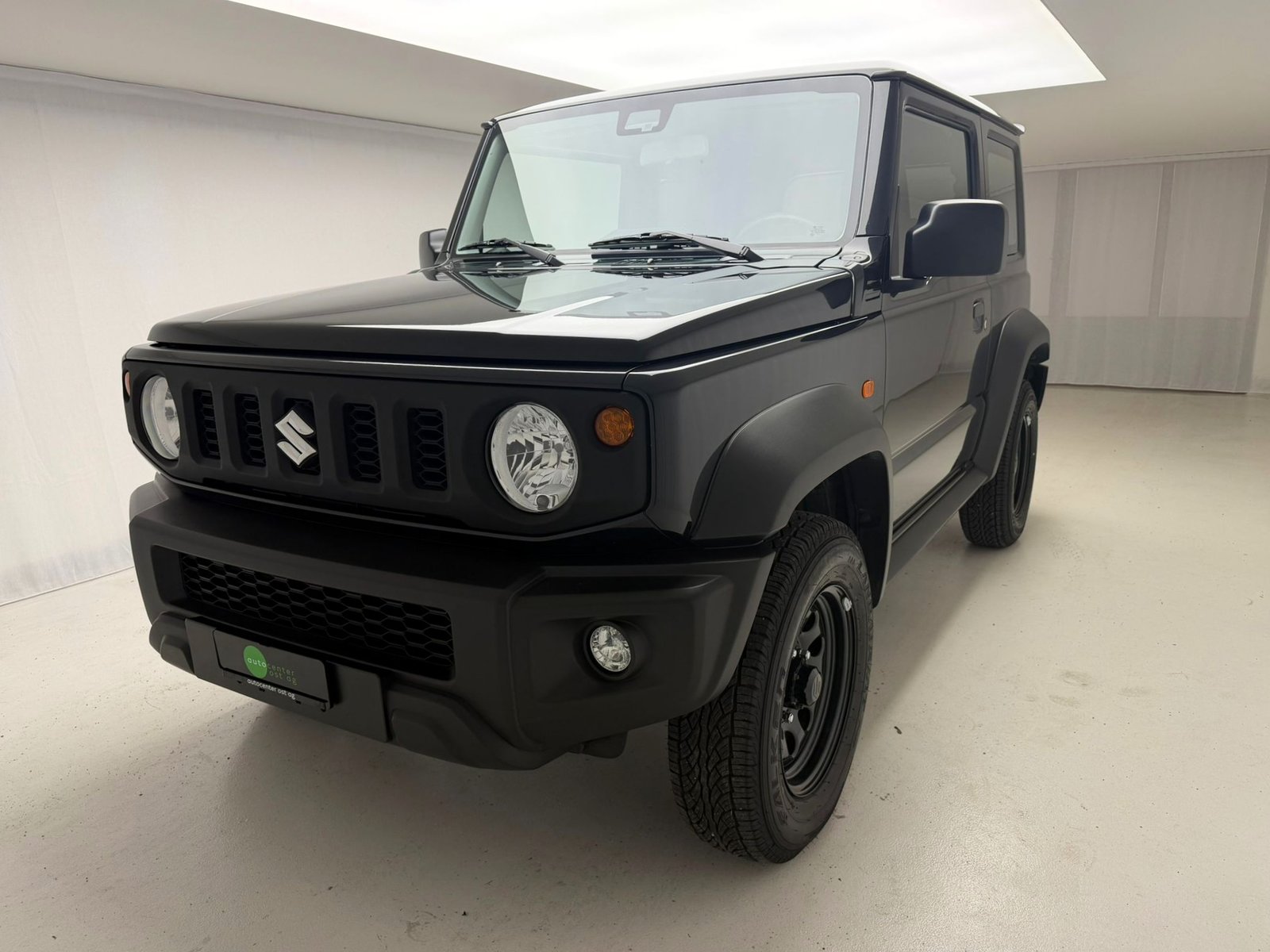 SUZUKI Jimny 1.5 Compact+ 4x4 Automat + 4 Platzer + PDC, Benzin, Occasion / Gebraucht, Automatik - 2