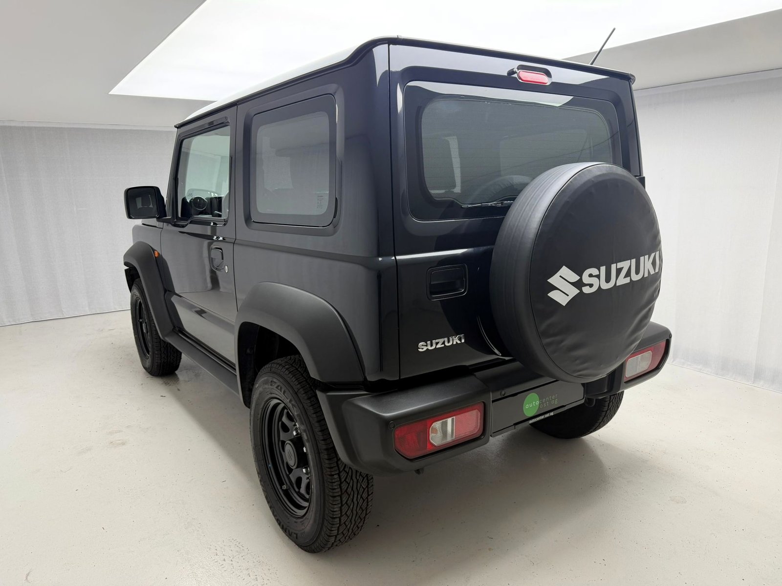 SUZUKI Jimny 1.5 Compact+ 4x4 Automat + 4 Platzer + PDC, Benzin, Occasion / Gebraucht, Automatik - 3