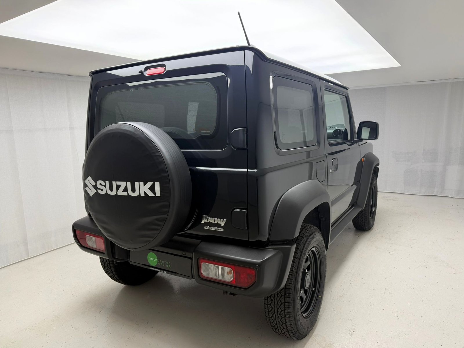 SUZUKI Jimny 1.5 Compact+ 4x4 Automat + 4 Platzer + PDC, Benzin, Occasion / Gebraucht, Automatik - 4