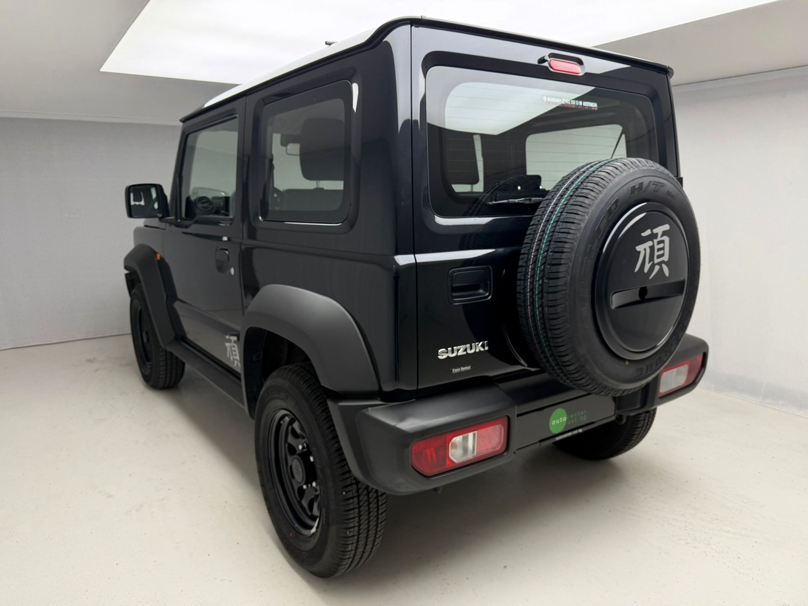 SUZUKI Jimny 1.5 Compact Top 4x4, Petrol, Second hand / Used, Manual - 3