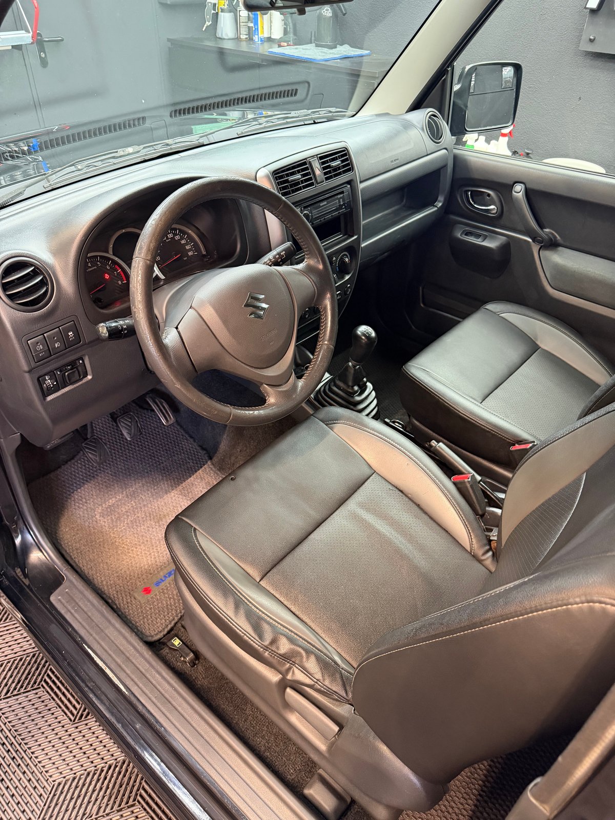 SUZUKI Jimny 1.3 16V Compact+, Benzin, Occasion / Gebraucht, Handschaltung - 6