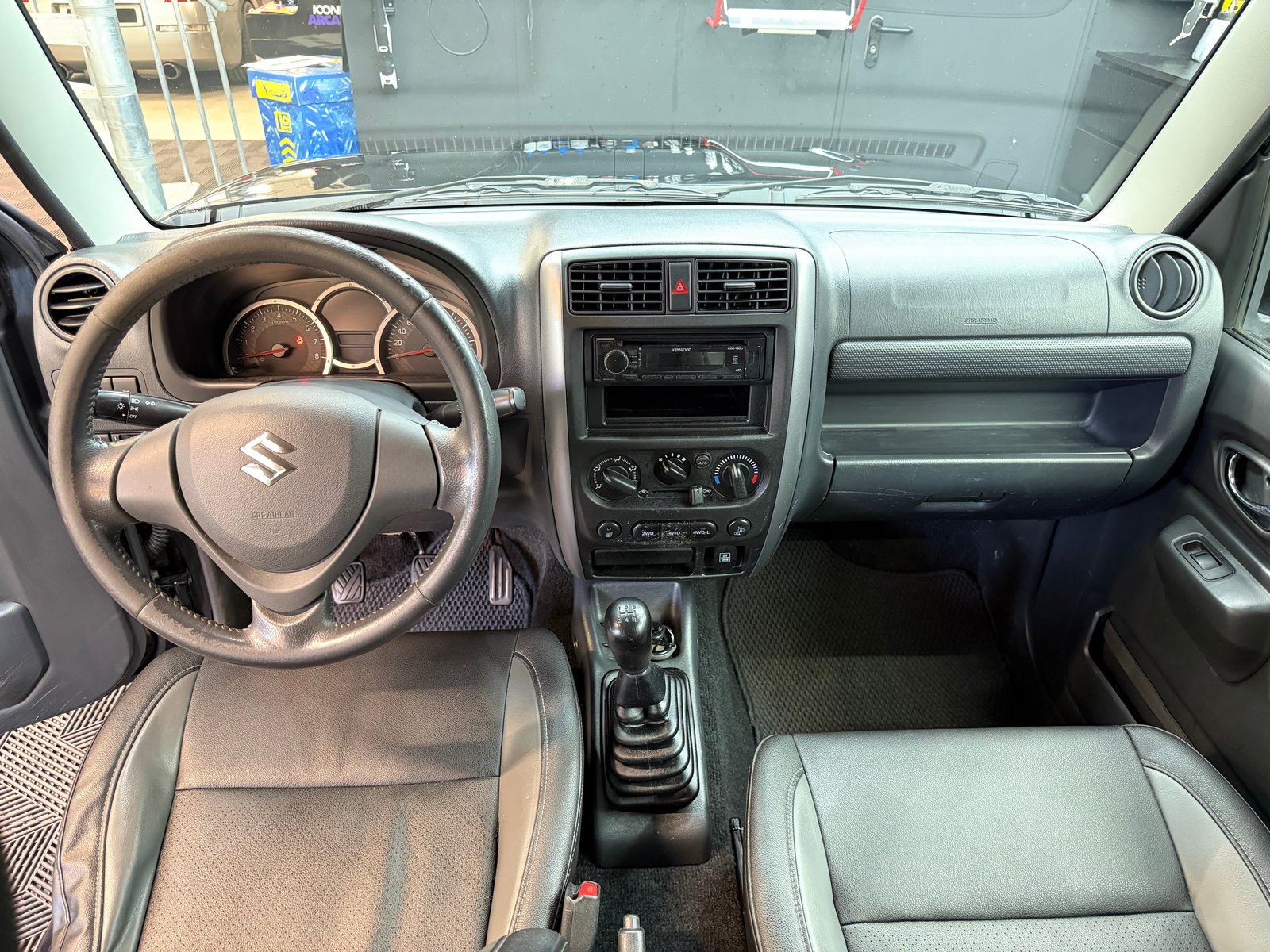 SUZUKI Jimny 1.3 16V Compact+, Benzin, Occasion / Gebraucht, Handschaltung - 7