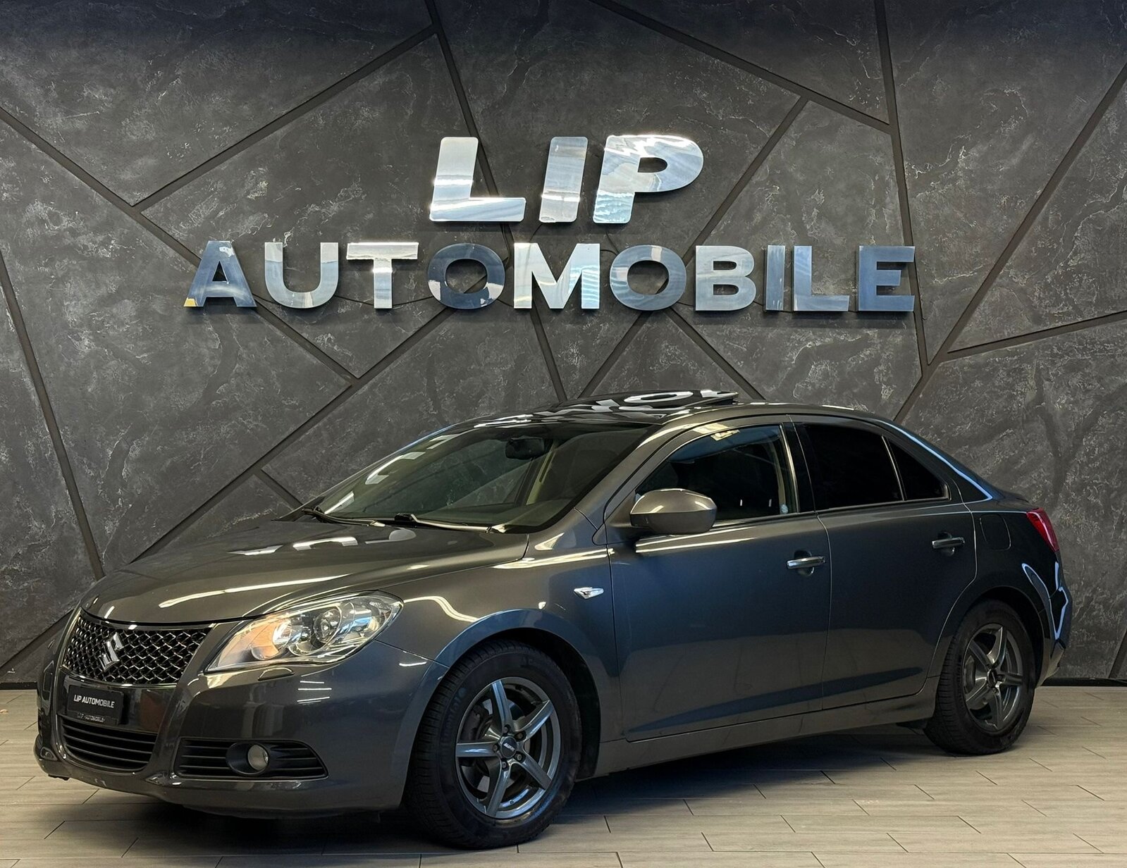 SUZUKI Kizashi 2.4 GL Top 4WD CVT