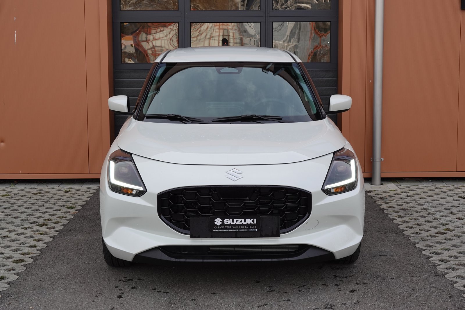 SUZUKI Swift 1.2 Compact+ Hybrid CVT - Tempomat Adapt. * Cam, Hybride Léger Essence/Électricité, Voiture nouvelle, Automatique - 2