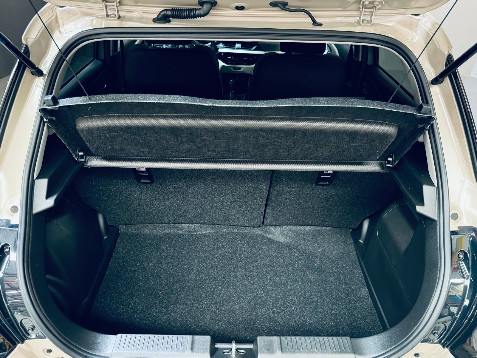 SUZUKI Swift 1.2 Compact Top Hybrid 4x4, Mild-Hybrid Petrol/Electric, New car, Manual - 5