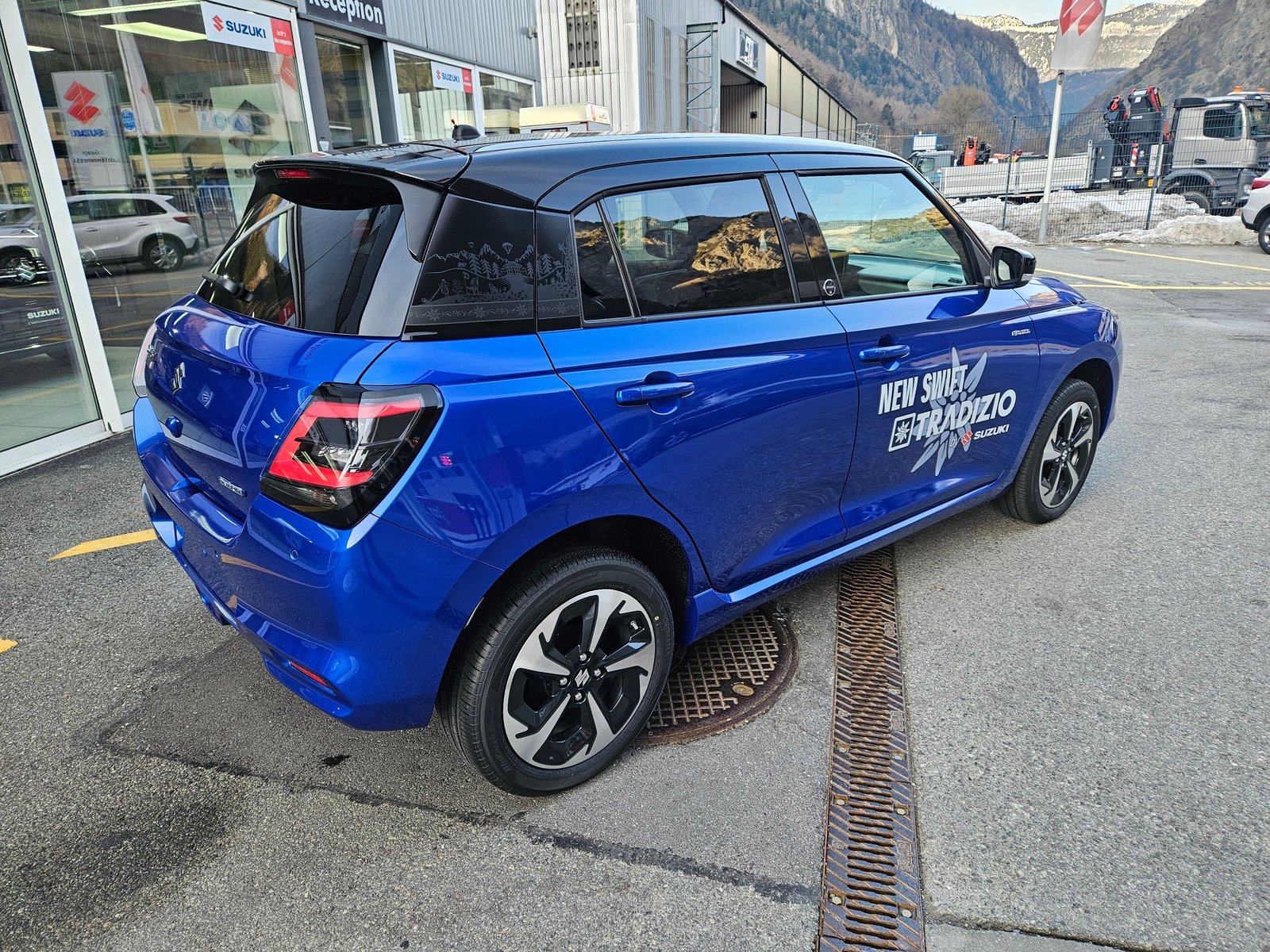 SUZUKI Swift 1.2 Tradizio Top Hybrid 4x4, Hybride Leggero Benzina/Elettrica, Auto nuove, Manuale - 5