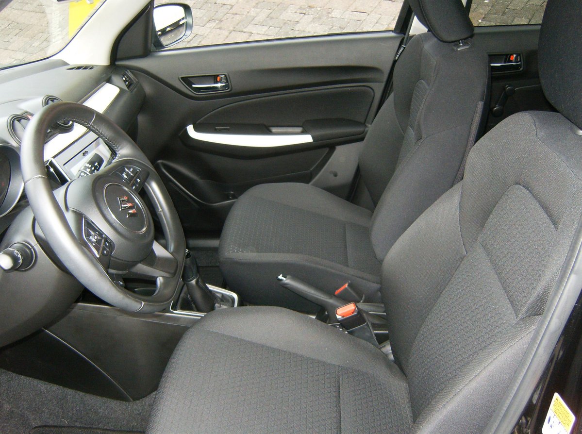 SUZUKI Swift 1.2 Compact + 4x4 Hybrid, Hybride Léger Essence/Électricité, Occasion / Utilisé, Manuelle - 7