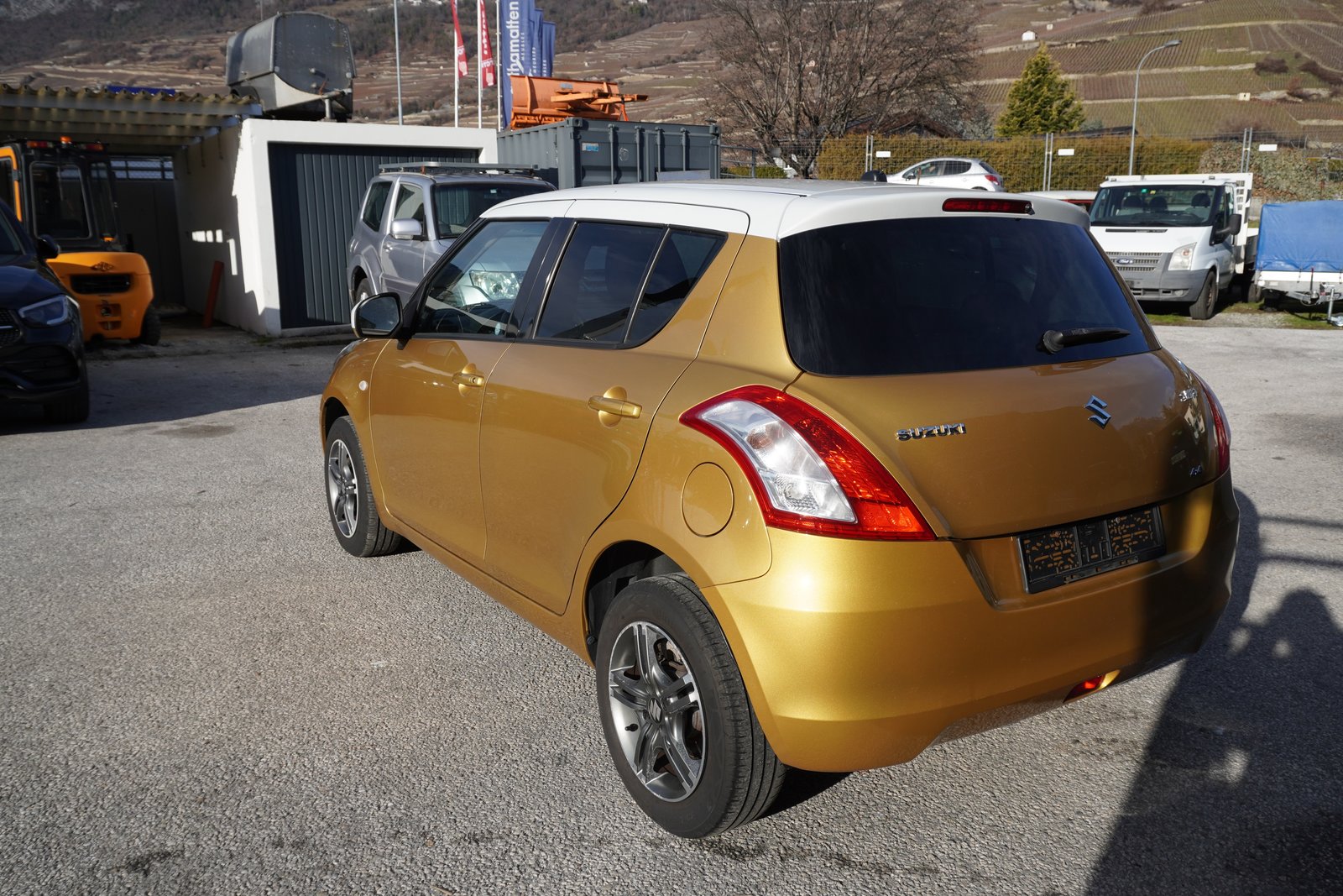 SUZUKI Swift 1.2i 16V PizSulai 4x4, Petrol, Second hand / Used, Manual - 5