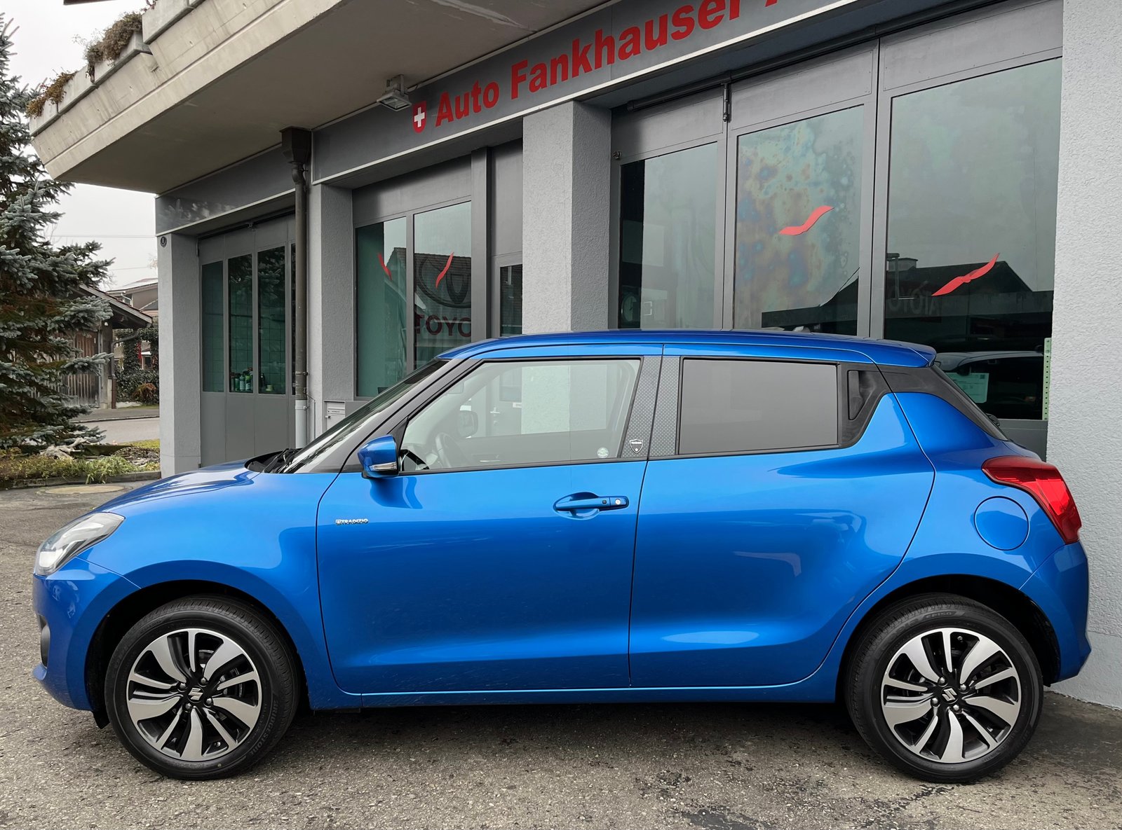 SUZUKI Swift 1.2i 16V SHVS TradizioTop Hybrid Allgrip 4x4, Hybride Léger Essence/Électricité, Occasion / Utilisé, Manuelle - 4
