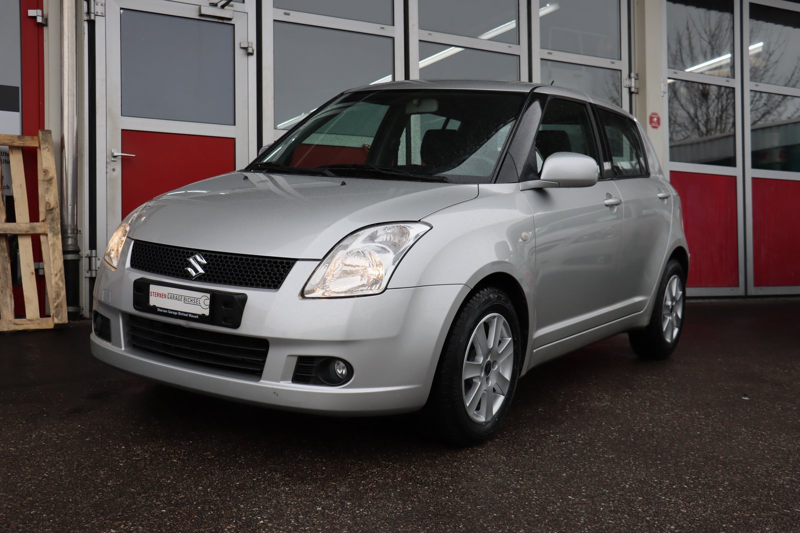 SUZUKI Swift 1.3i 16V GL Top 4x4