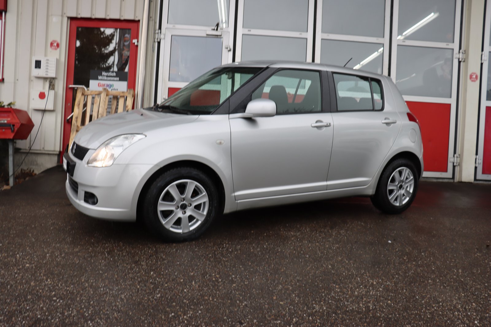 SUZUKI Swift 1.3i 16V GL Top 4x4, Benzin, Occasion / Gebraucht, Handschaltung - 4