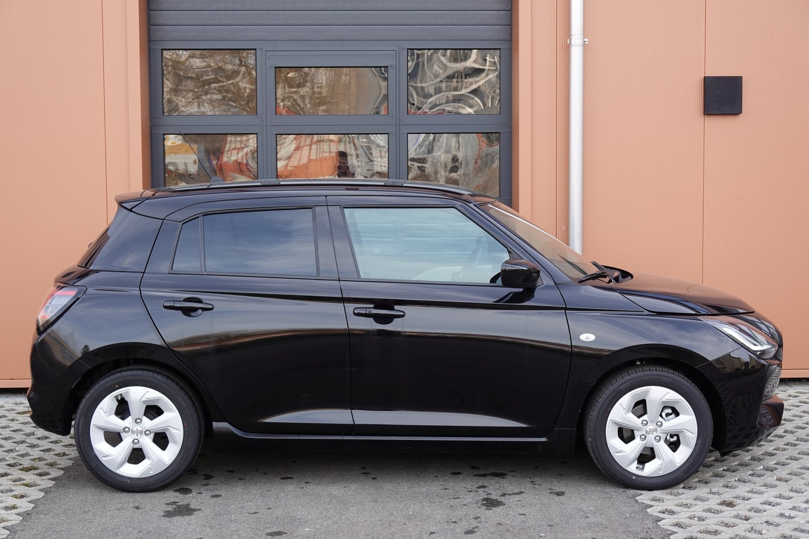 SUZUKI Swift 1.2 Compact+ Hybrid, Mild-Hybrid Benzin/Elektro, Occasion / Gebraucht, Handschaltung - 4