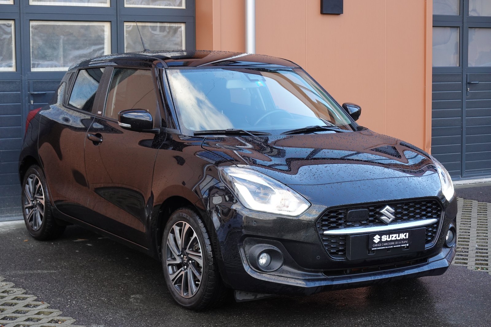 SUZUKI Swift 1.2 Compact Top Hybrid CVT - CH Auto * Rabais T, Hybride Léger Essence/Électricité, Occasion / Utilisé, Automatique - 2