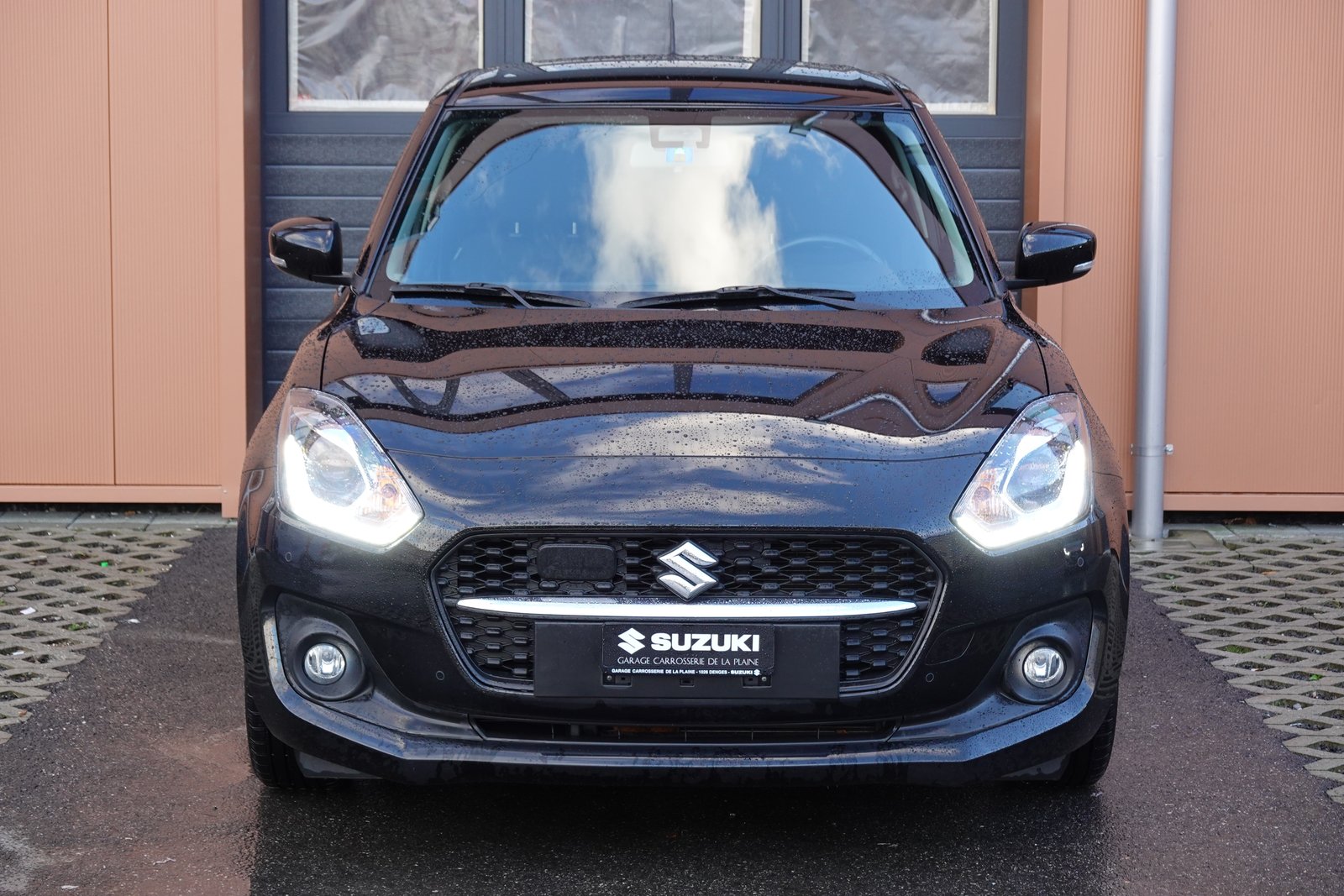 SUZUKI Swift 1.2 Compact Top Hybrid CVT - CH Auto * Rabais T, Hybride Léger Essence/Électricité, Occasion / Utilisé, Automatique - 3