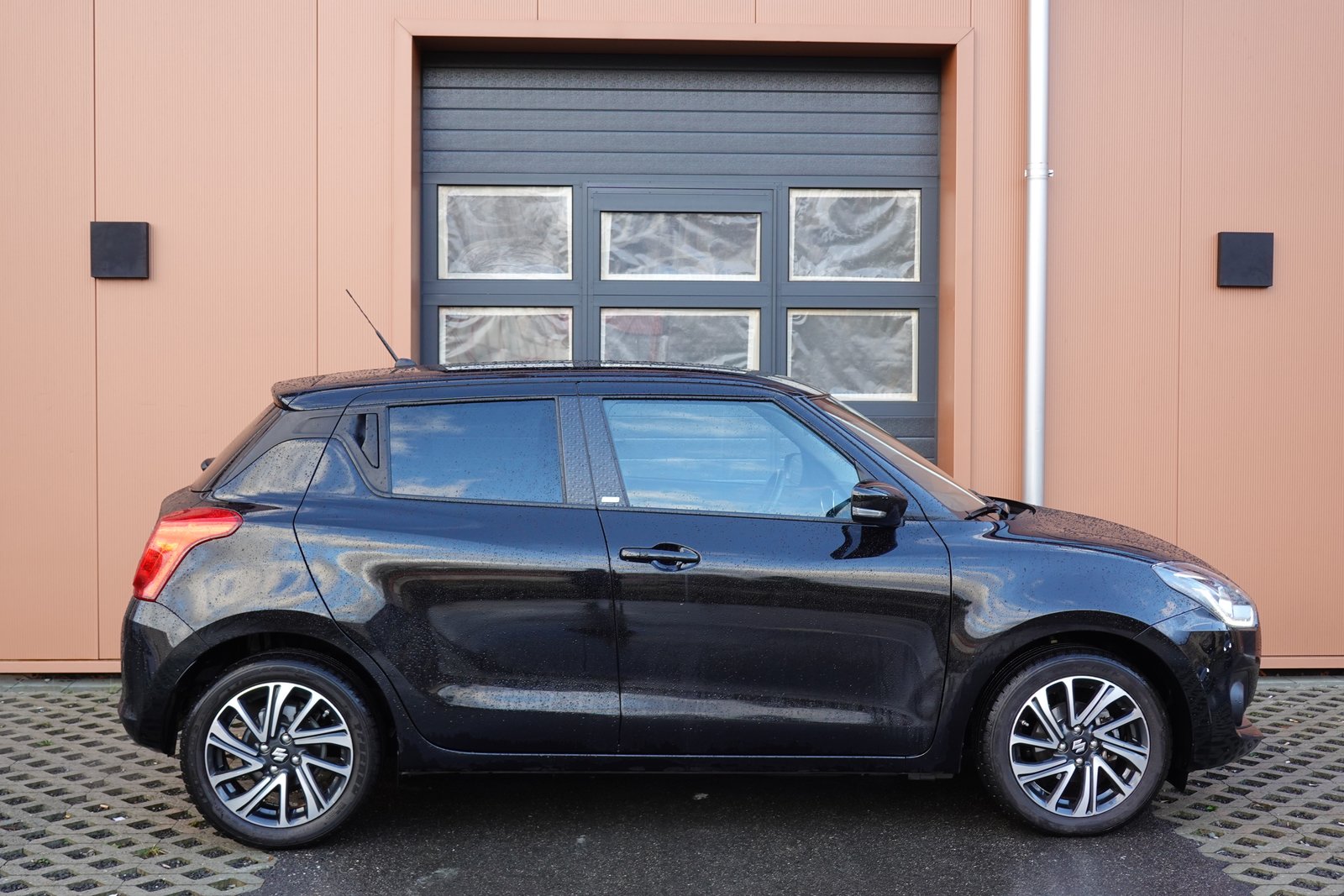 SUZUKI Swift 1.2 Compact Top Hybrid CVT - CH Auto * Rabais T, Hybride Léger Essence/Électricité, Occasion / Utilisé, Automatique - 4