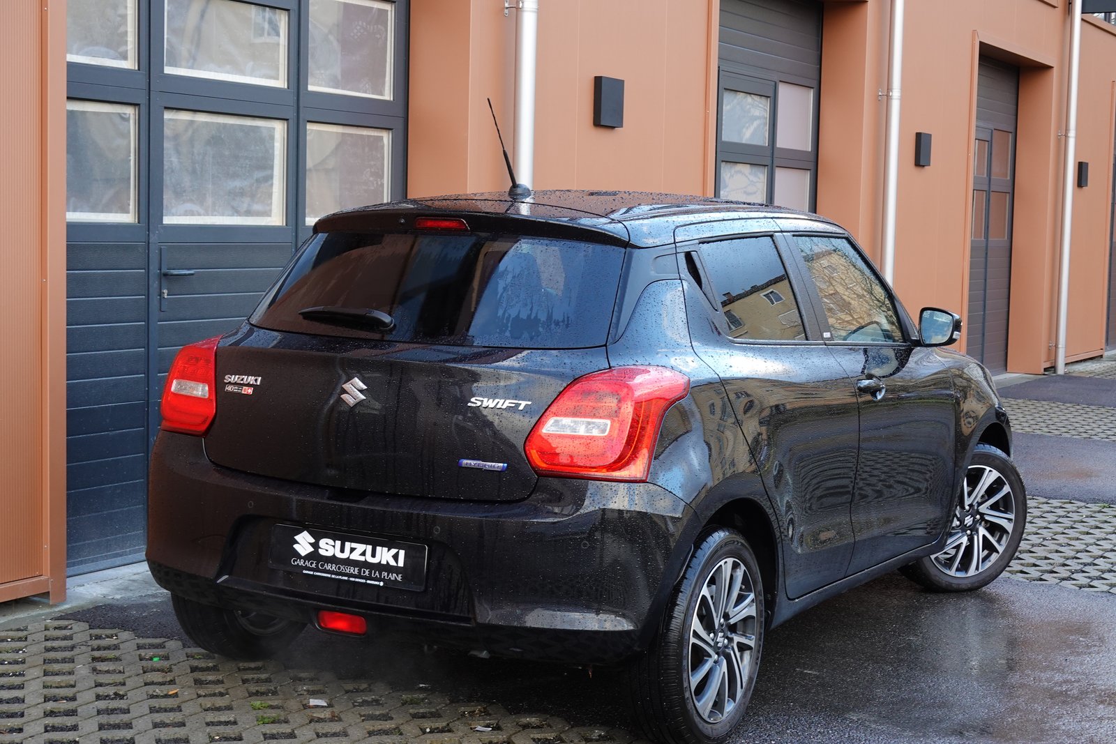SUZUKI Swift 1.2 Compact Top Hybrid CVT - CH Auto * Rabais T, Hybride Léger Essence/Électricité, Occasion / Utilisé, Automatique - 6
