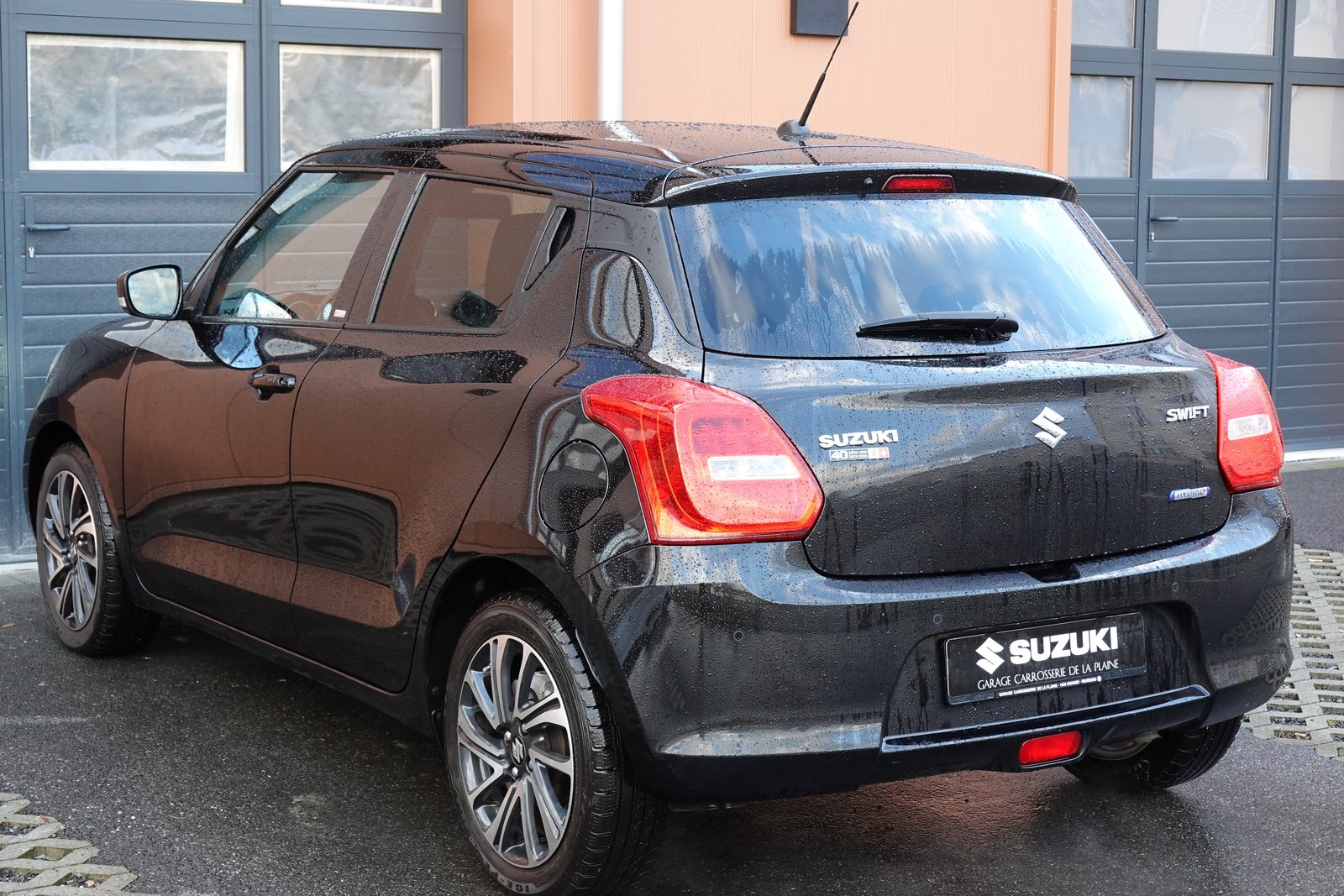 SUZUKI Swift 1.2 Compact Top Hybrid CVT - CH Auto * Rabais T, Hybride Léger Essence/Électricité, Occasion / Utilisé, Automatique - 7