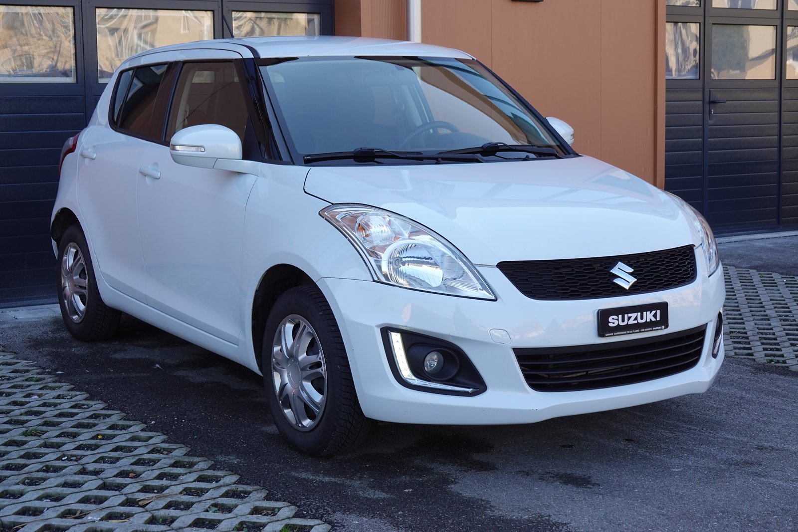 SUZUKI Swift 1.2i 16V GL 4x4, Petrol, Second hand / Used, Manual - 2