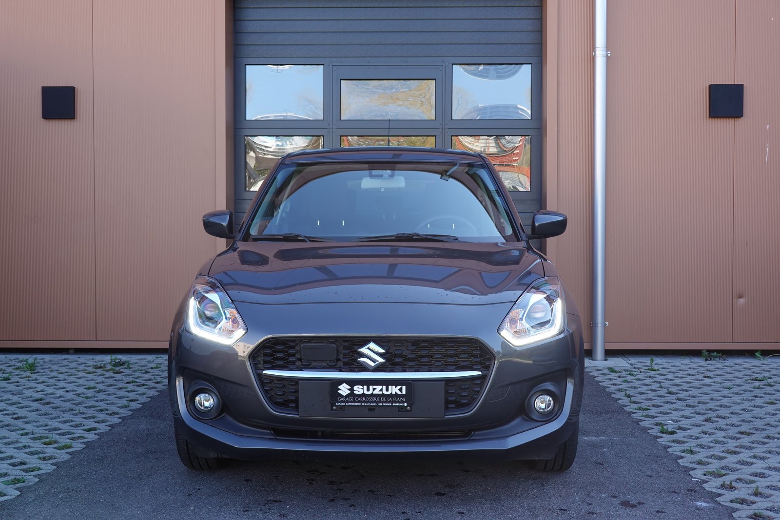 SUZUKI Swift 1.2 Compact + 4x4 Hybrid - Véhicule CH * 1ère, Hybride Leggero Benzina/Elettrica, Occasioni / Usate, Manuale - 2