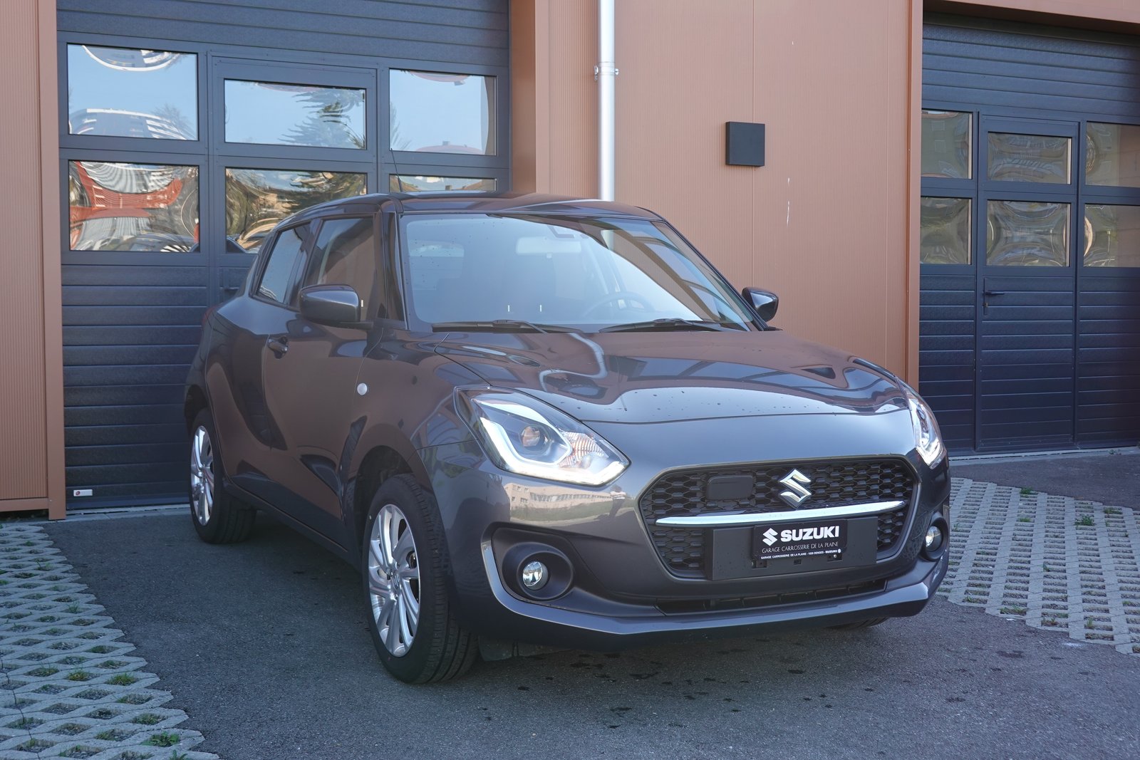 SUZUKI Swift 1.2 Compact + 4x4 Hybrid - Véhicule CH * 1ère, Hybride Leggero Benzina/Elettrica, Occasioni / Usate, Manuale - 3
