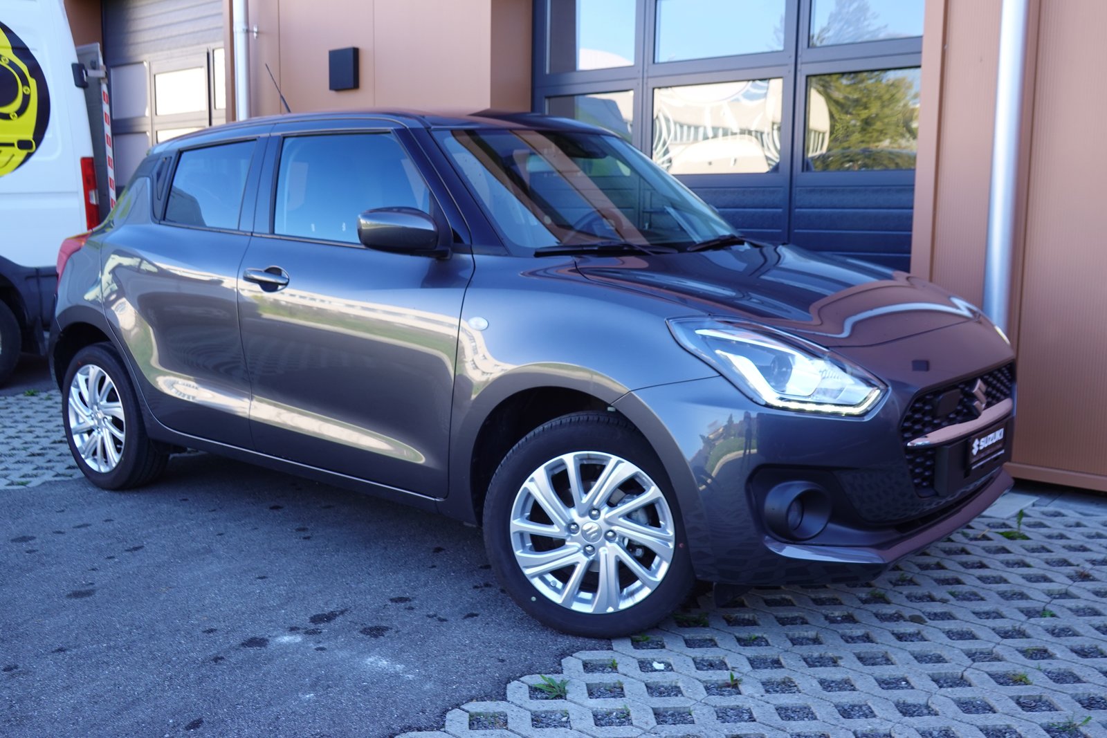 SUZUKI Swift 1.2 Compact + 4x4 Hybrid - Véhicule CH * 1ère, Hybride Leggero Benzina/Elettrica, Occasioni / Usate, Manuale - 7