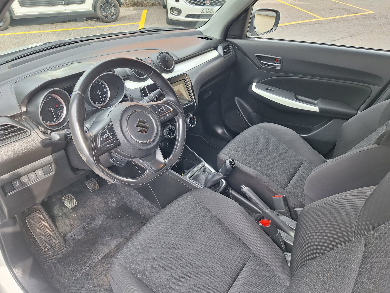 SUZUKI Swift 1.0 12V SHVS Compact Top Hybrid, Mild-Hybrid Benzin/Elektro, Occasion / Gebraucht, Handschaltung - 5