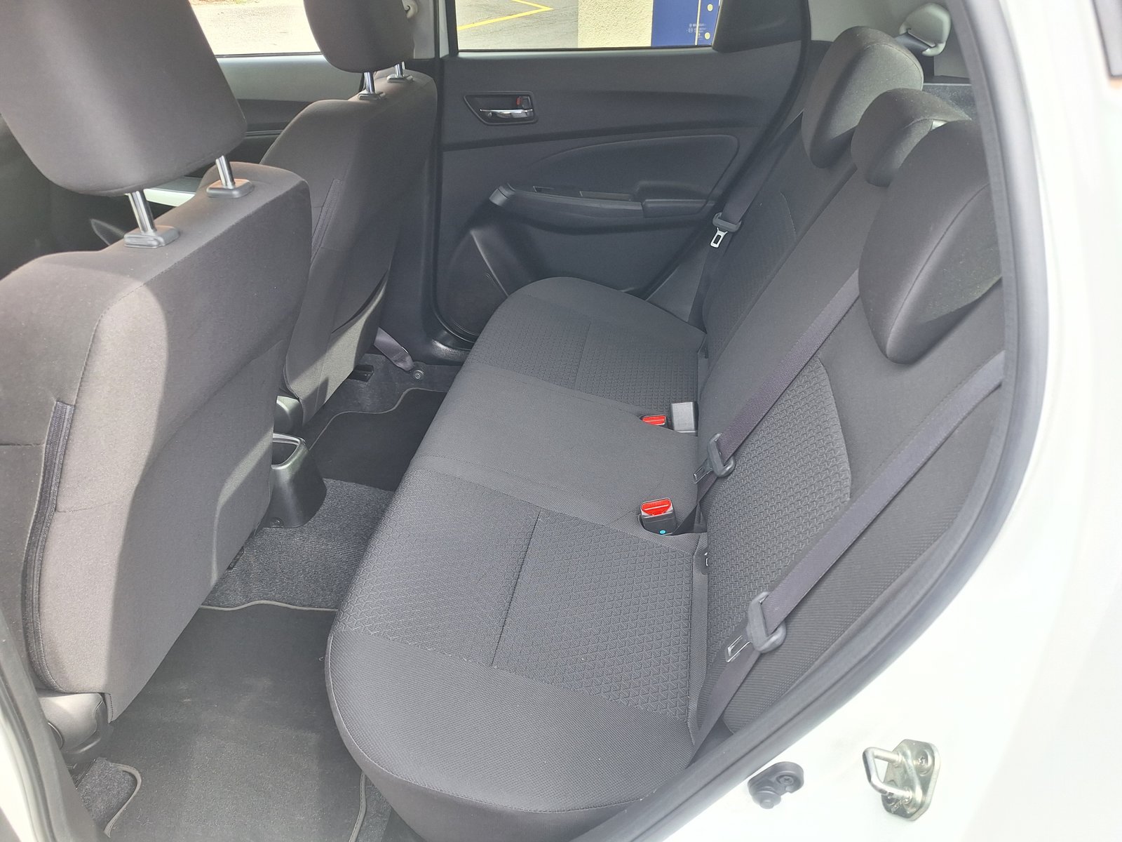 SUZUKI Swift 1.0 12V SHVS Compact Top Hybrid, Mild-Hybrid Benzin/Elektro, Occasion / Gebraucht, Handschaltung - 6