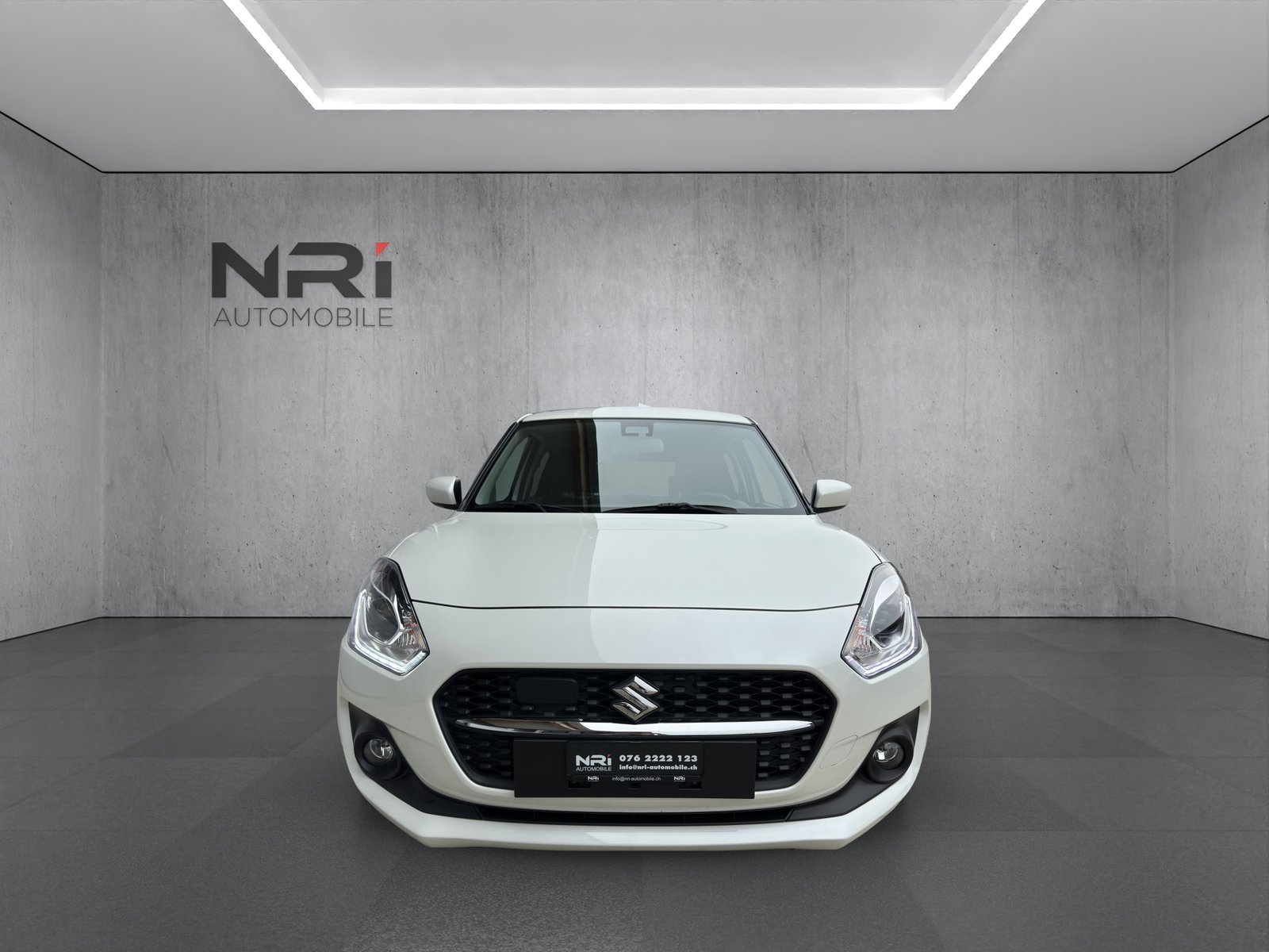 SUZUKI Swift 1.2 Compact Top Hybrid 4x4, Mild-Hybrid Petrol/Electric, Second hand / Used, Manual - 2