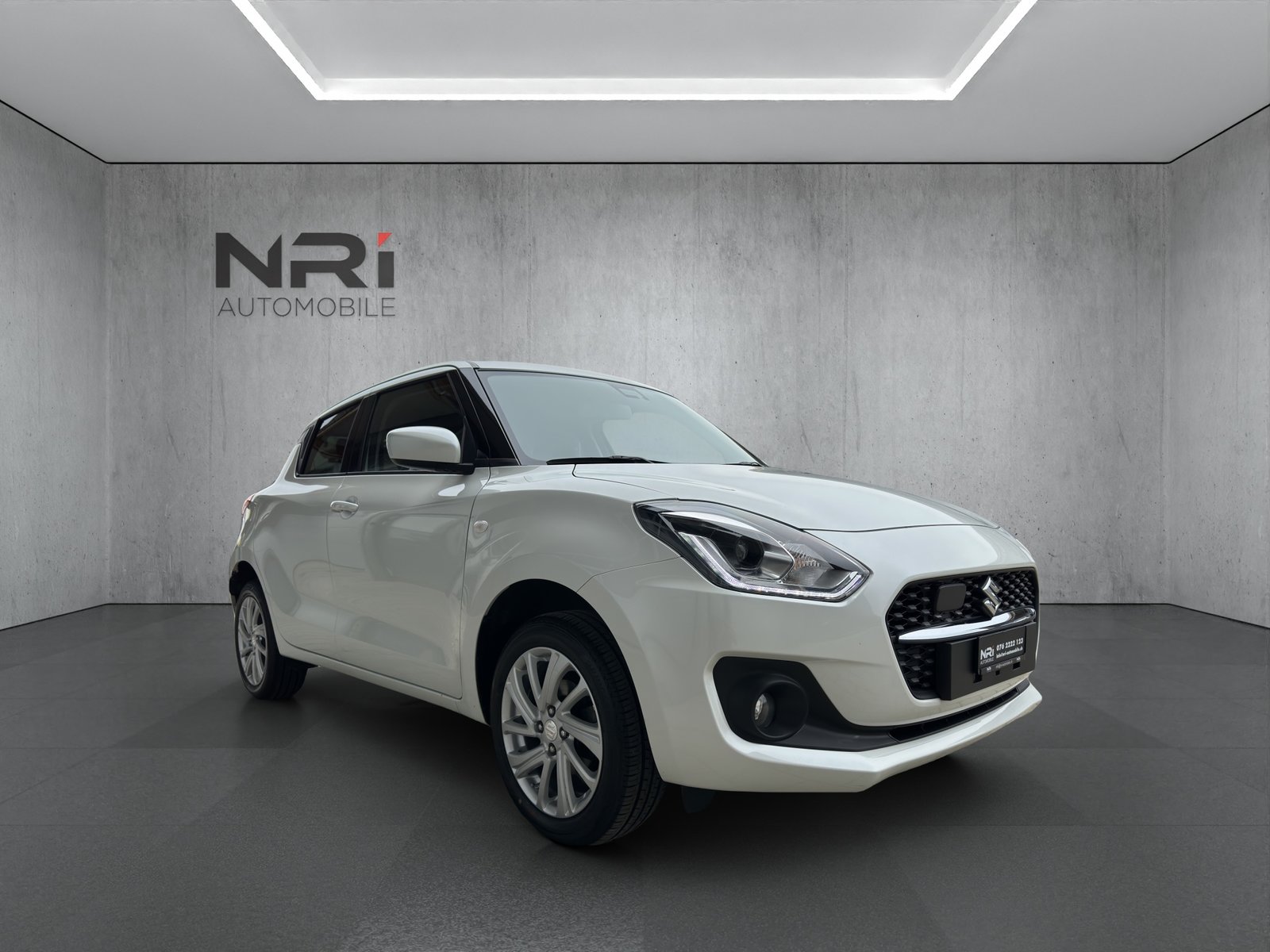 SUZUKI Swift 1.2 Compact Top Hybrid 4x4, Mild-Hybrid Petrol/Electric, Second hand / Used, Manual - 3