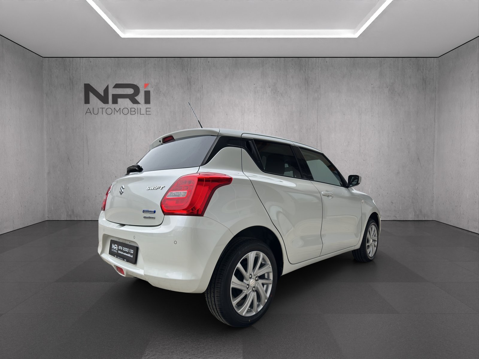 SUZUKI Swift 1.2 Compact Top Hybrid 4x4, Mild-Hybrid Petrol/Electric, Second hand / Used, Manual - 5