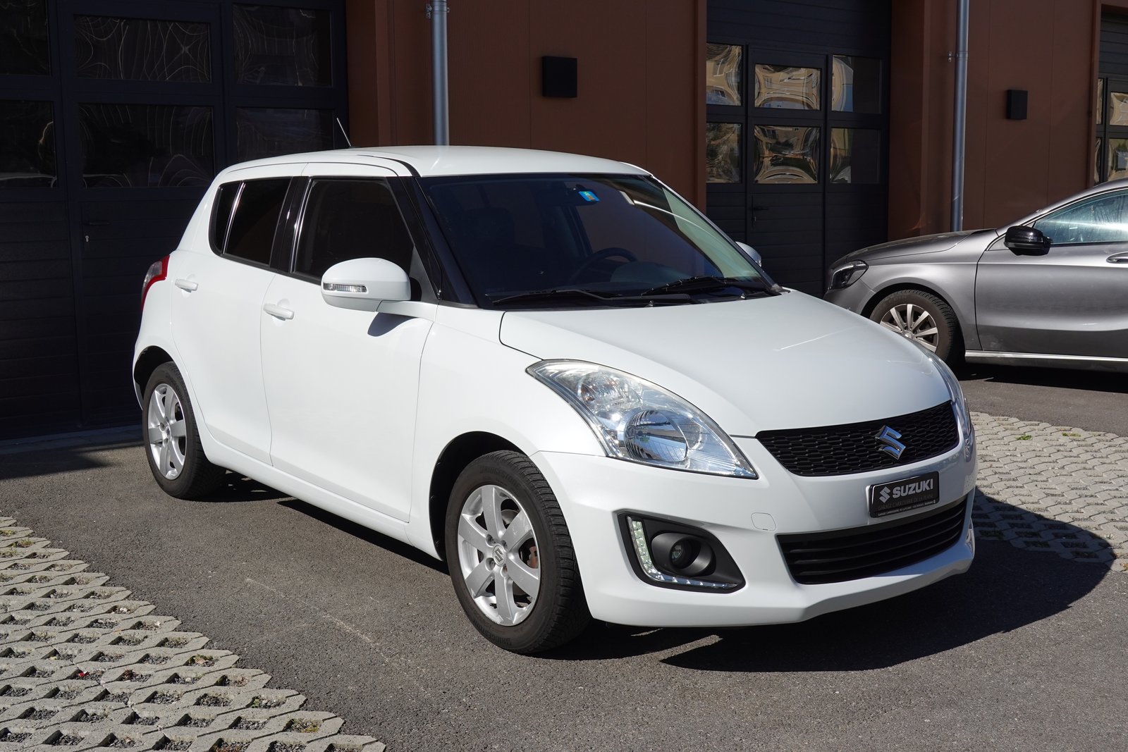 SUZUKI Swift 1.2i 16V Sergio Cellano * Véhiculé CH * 1er M, Essence, Occasion / Utilisé, Manuelle - 3