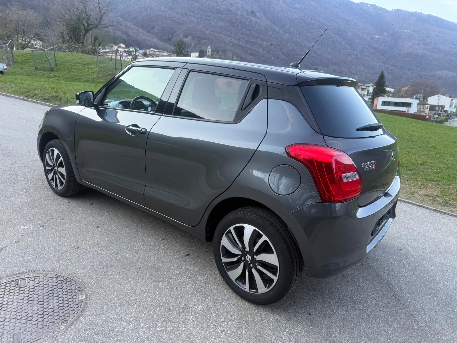 SUZUKI Swift 1.2i 16V SHVS Compact Top Hybrid Allgrip 4x4, Hybride Léger Essence/Électricité, Occasion / Utilisé, Manuelle - 7