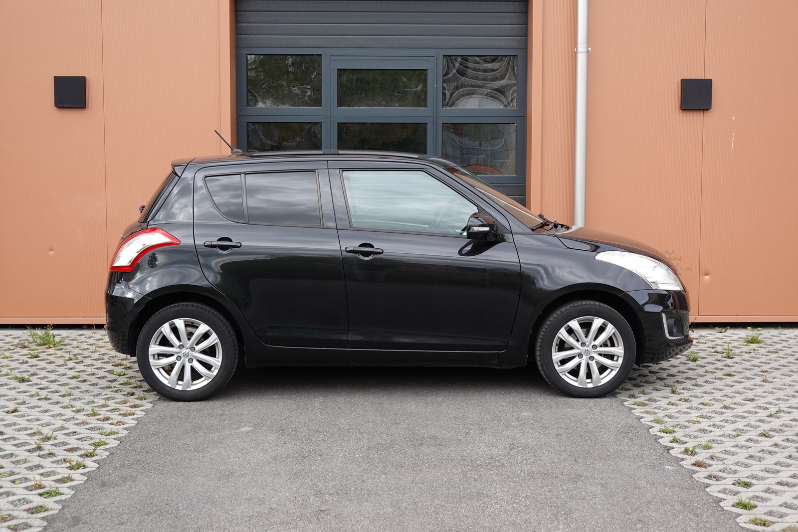 SUZUKI Swift 1.2i 16V GL Sergio Cellano 4x4, Petrol, Second hand / Used, Manual - 4