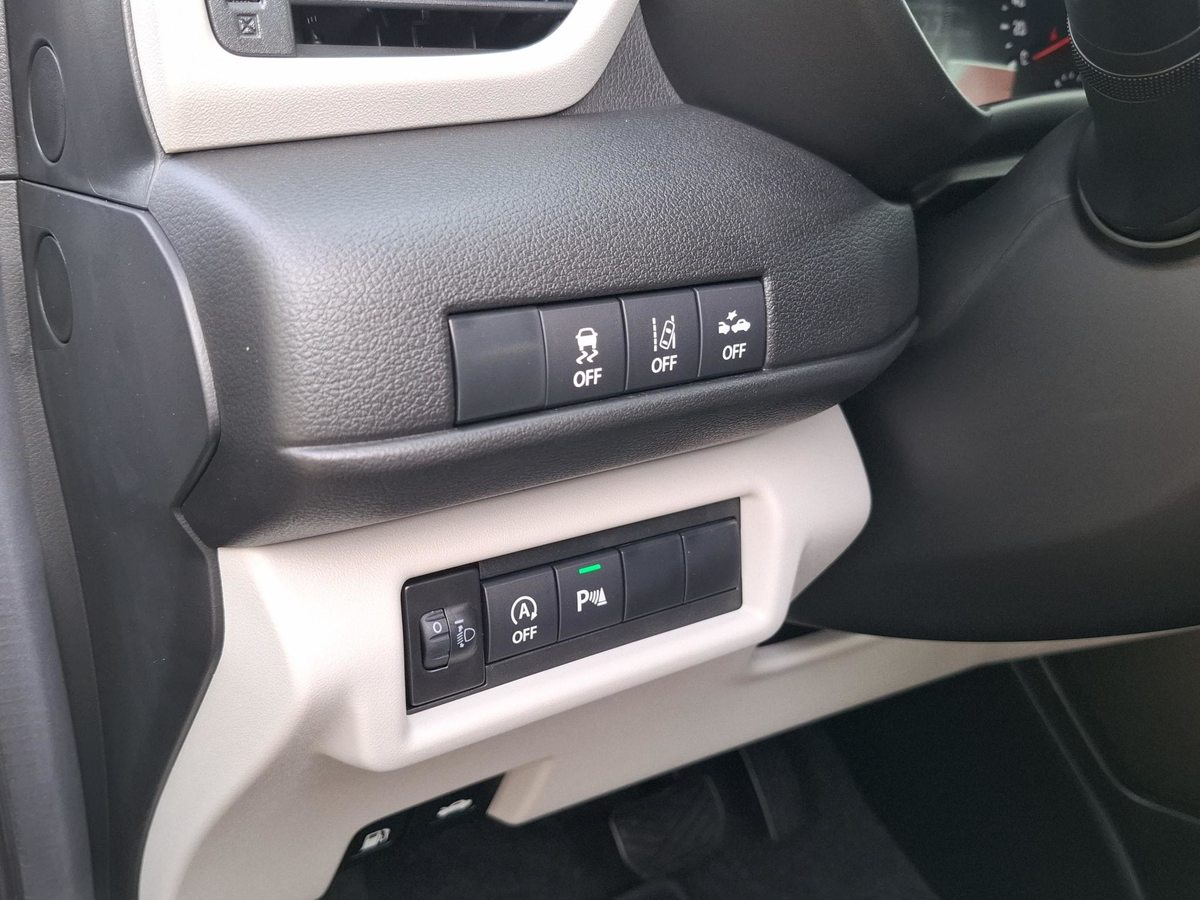 SUZUKI Swift 1.2 Compact Top Hybrid, Hybride Léger Essence/Électricité, Voiture nouvelle, Automatique - 6