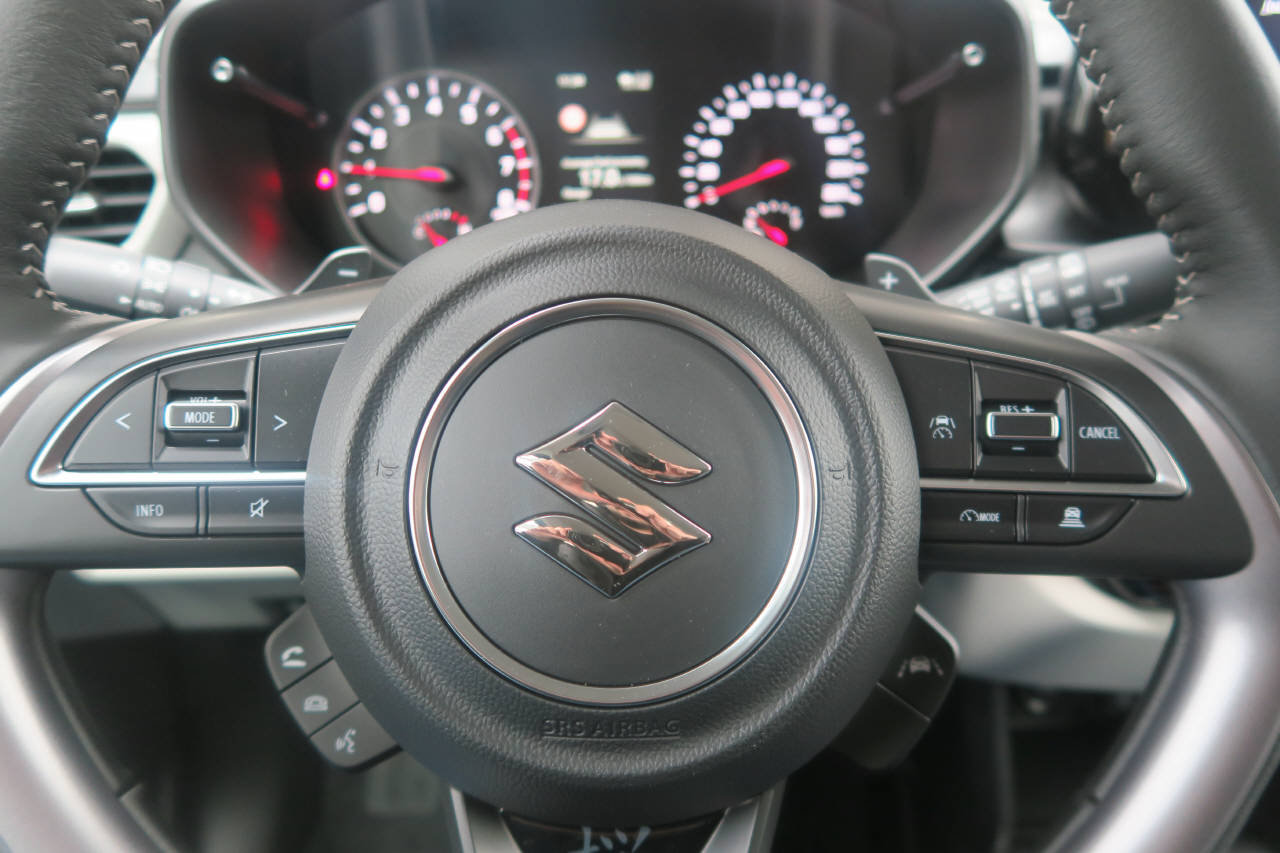 SUZUKI Swift 1.2 Sakura Sportline Top Hybrid CVT, Mild-Hybrid Petrol/Electric, New car, Automatic - 6