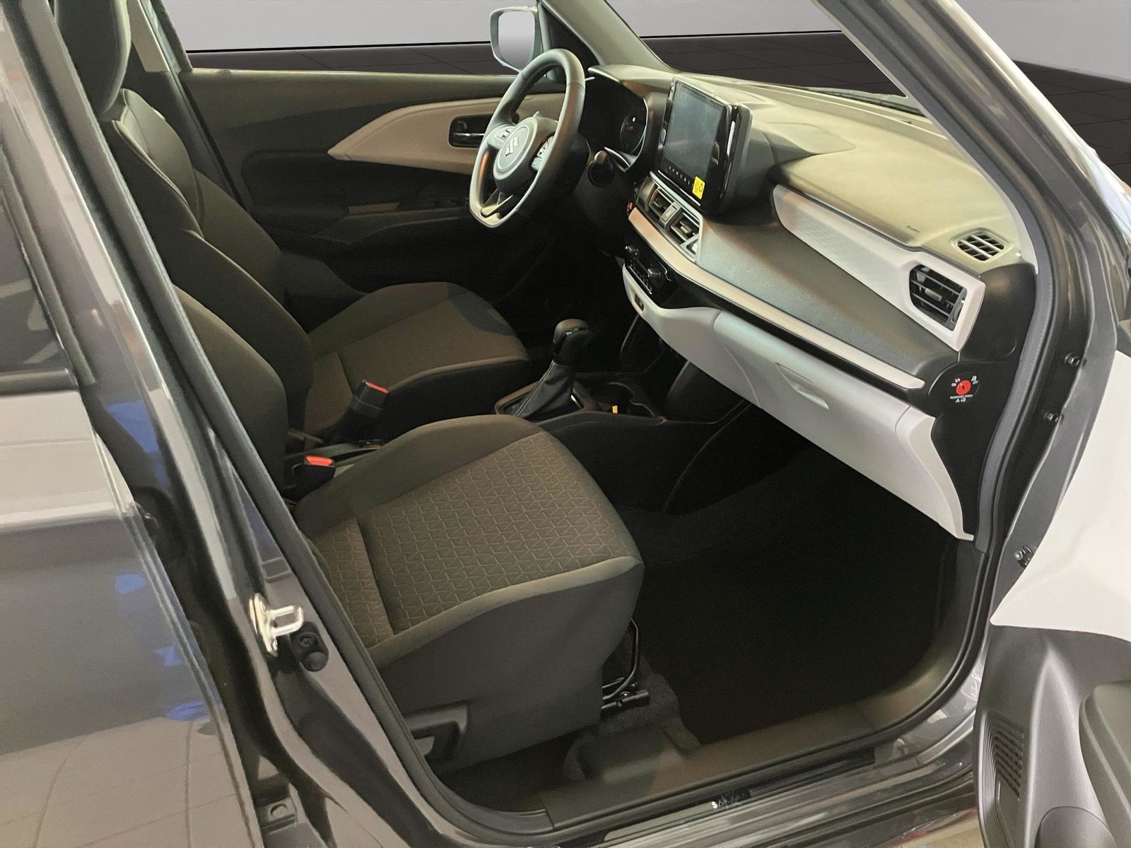 SUZUKI Swift 1.2 Sakura Hybrid Aut., Hybride Léger Essence/Électricité, Voiture nouvelle, Automatique - 7