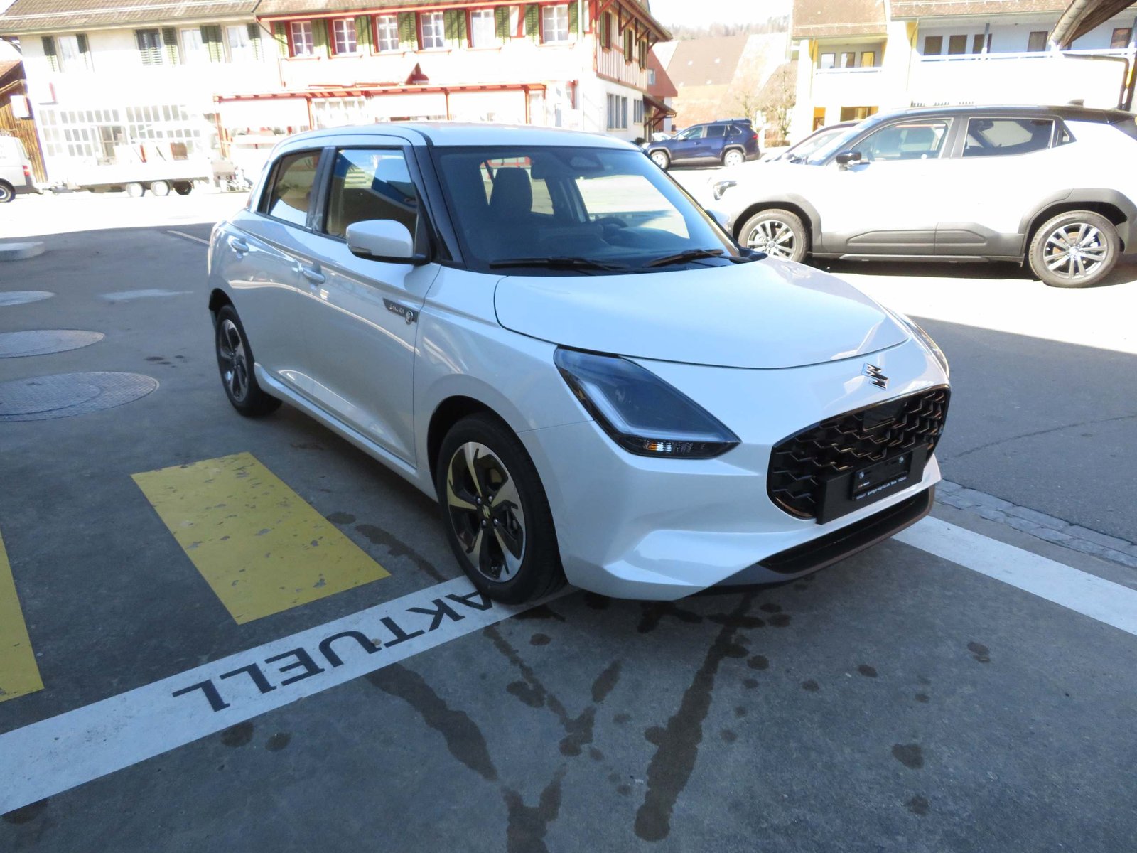 SUZUKI Swift 1.2 Sakura Top Hybrid, Hybride Léger Essence/Électricité, Voiture nouvelle, Automatique - 4