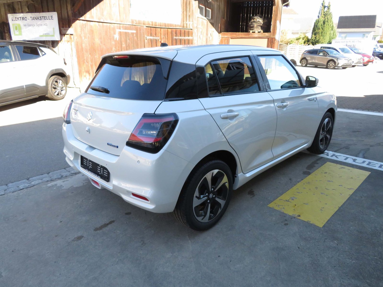 SUZUKI Swift 1.2 Sakura Top Hybrid, Hybride Léger Essence/Électricité, Voiture nouvelle, Automatique - 6