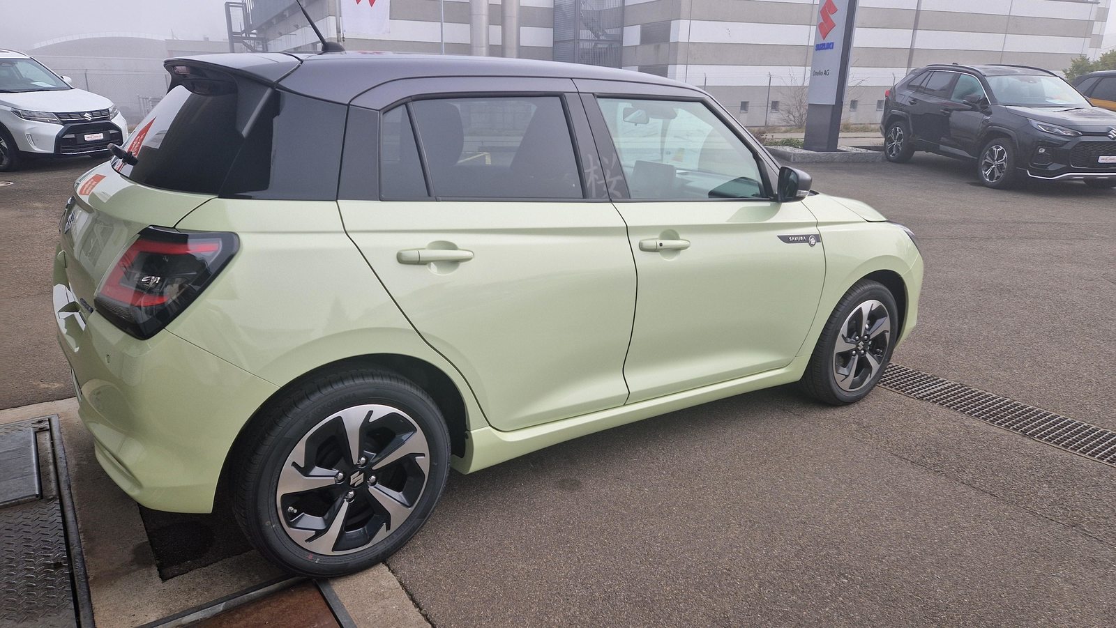 SUZUKI Swift 1.2 Sakura Top Hybrid, Hybride Léger Essence/Électricité, Voiture nouvelle, Automatique - 5
