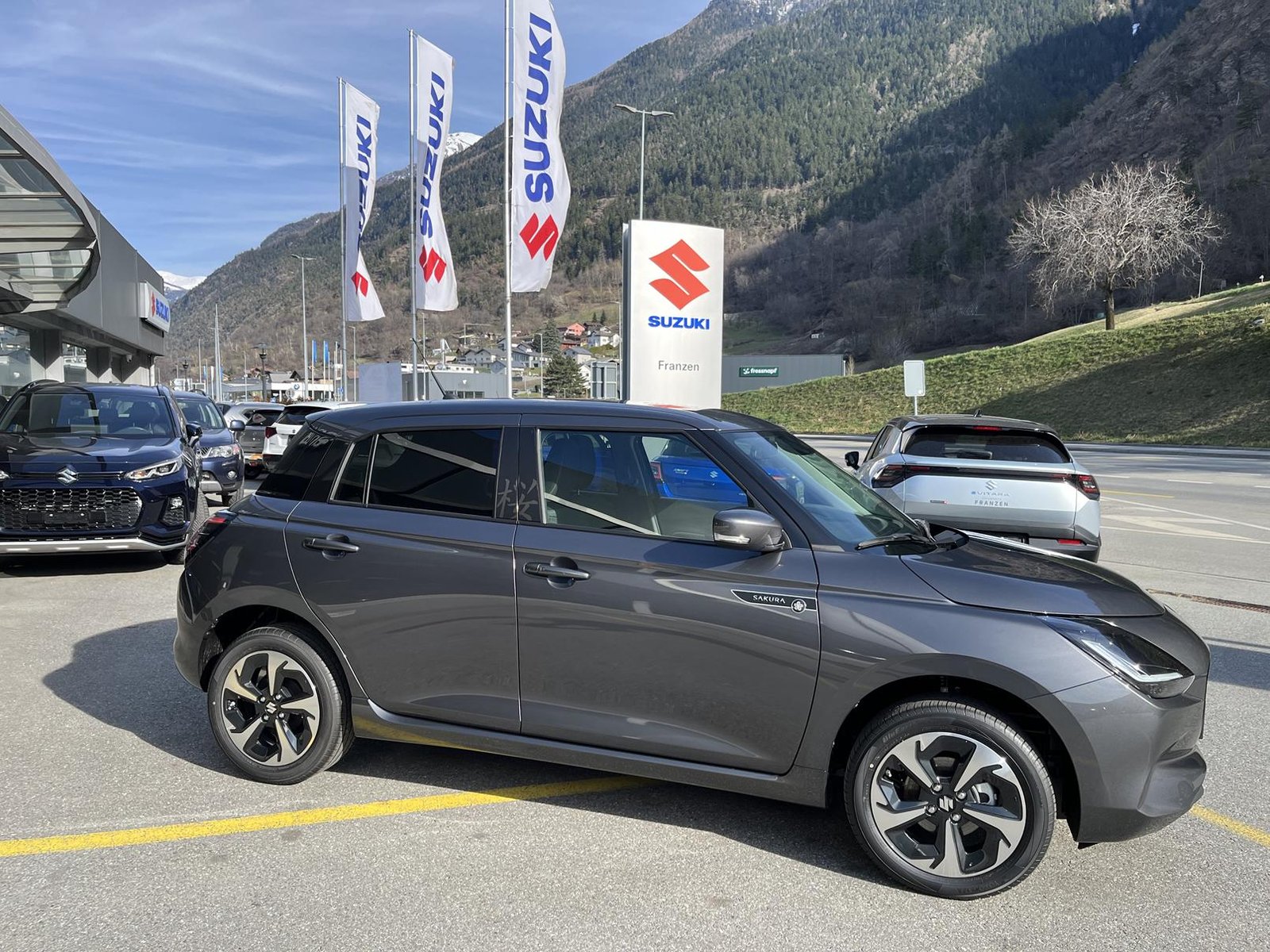 SUZUKI Swift 1.2 Sakura Top Hybrid 4x4, Hybride Leggero Benzina/Elettrica, Auto nuove, Manuale - 3