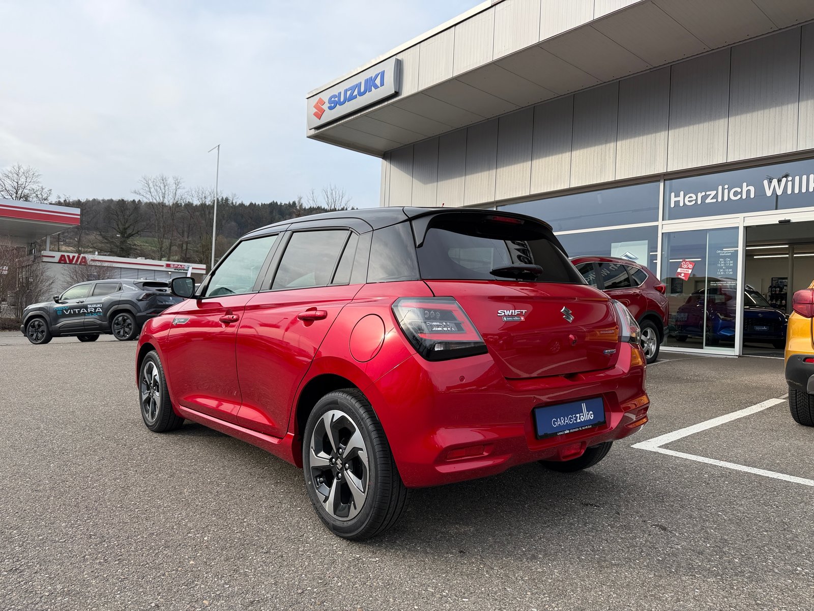 SUZUKI Swift 1.2 Sakura Top Hybrid CVT, Mild-Hybrid Petrol/Electric, New car, Automatic - 4