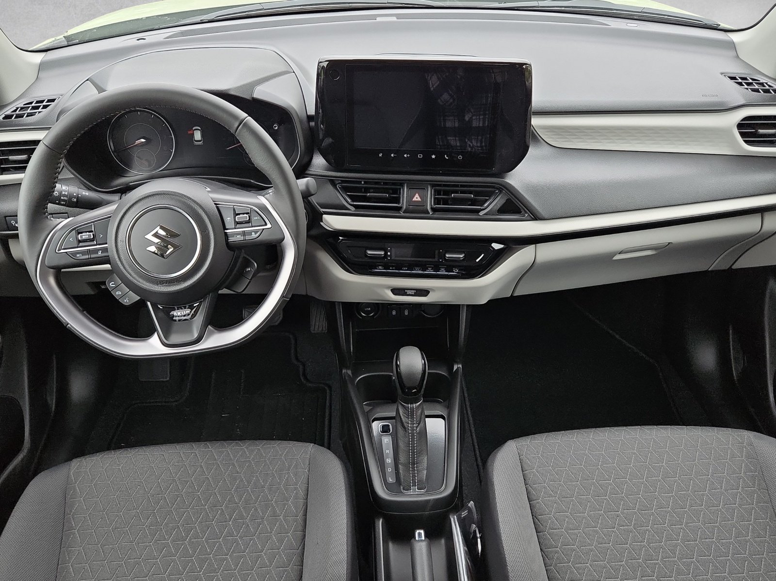 SUZUKI Swift 1.2 Sakura Hybrid, Essence, Voiture nouvelle, Automatique - 4