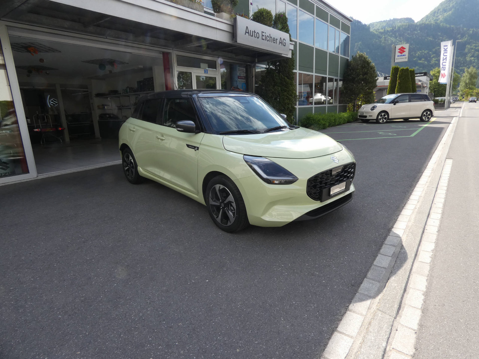 SUZUKI Swift 1.2 Sakura Top Hybrid, Hybride Leggero Benzina/Elettrica, Auto nuove, Automatico - 3