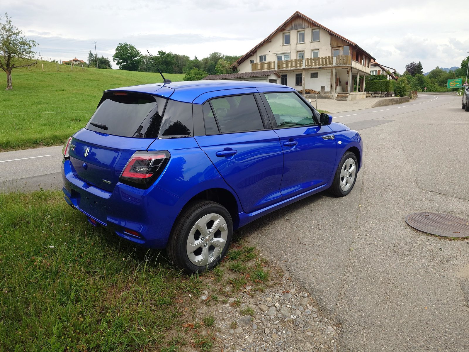 SUZUKI Swift 1.2 Sakura Hybrid 4x4, Hybride Léger Essence/Électricité, Voiture nouvelle, Manuelle - 3