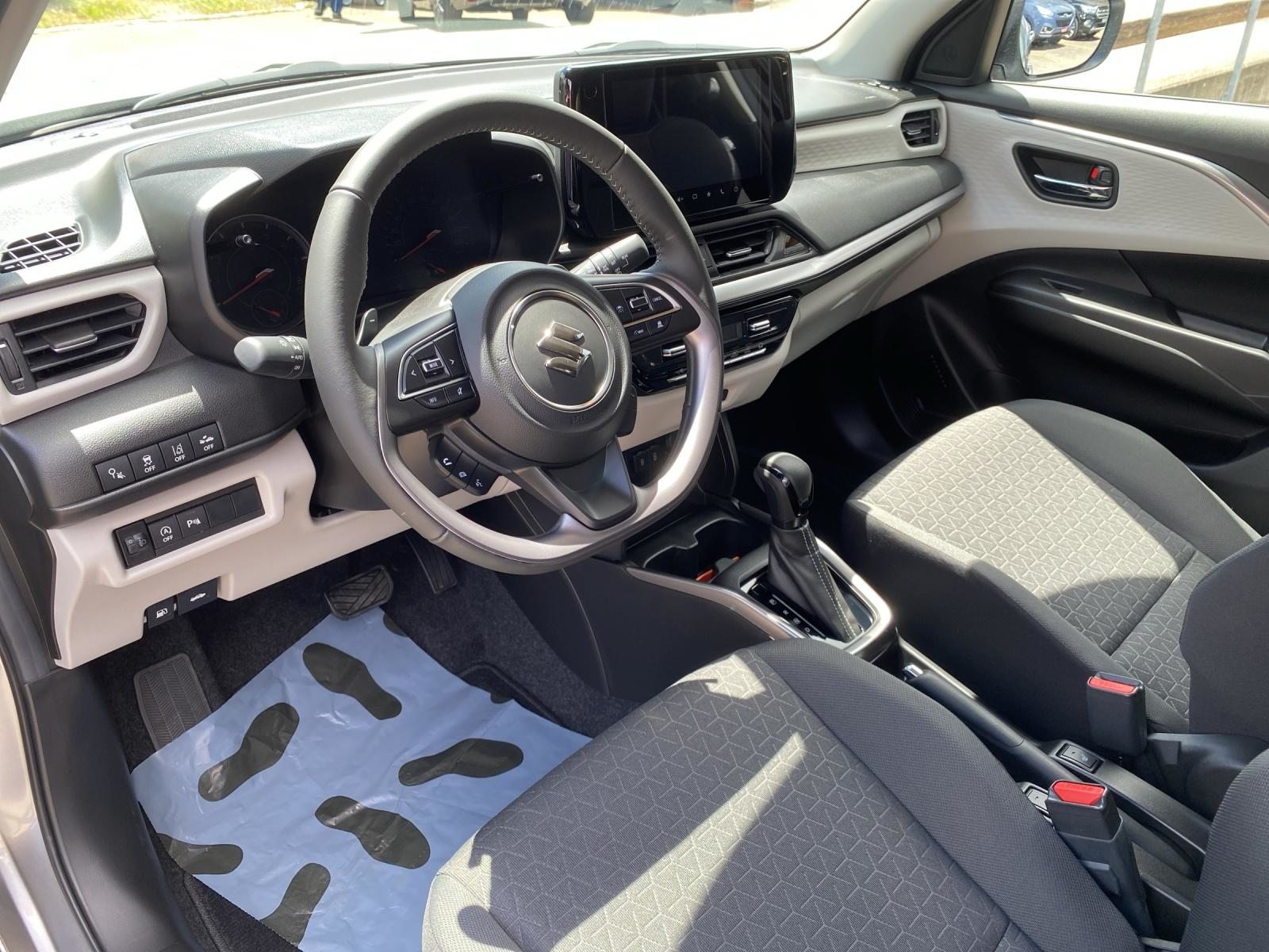 SUZUKI Swift 1.2 Compact Top Hybrid, Mild-Hybrid Petrol/Electric, New car, Automatic - 6