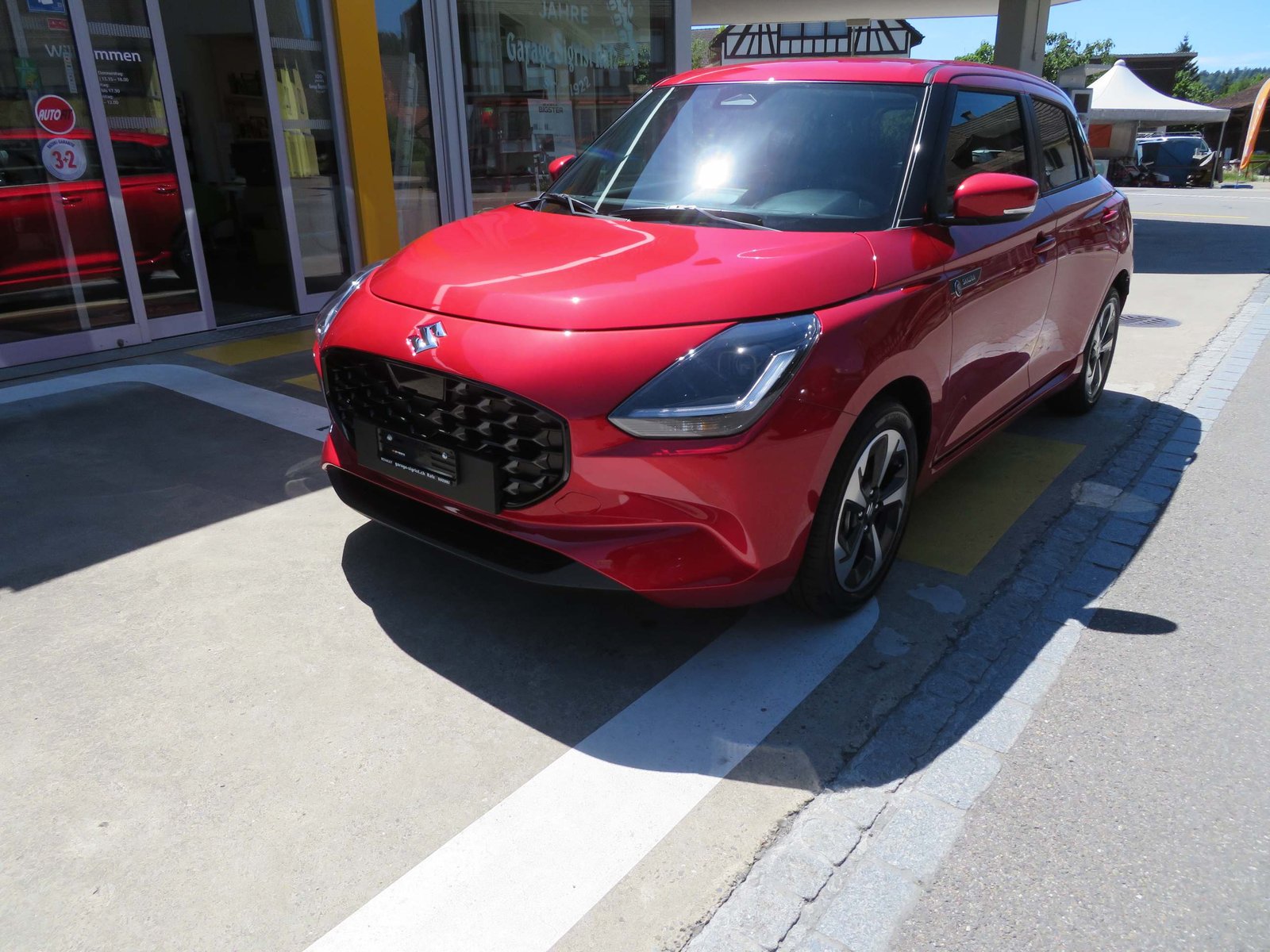 SUZUKI Swift 1.2 Sakura Top Hybrid, Mild-Hybrid Petrol/Electric, New car, Automatic - 3