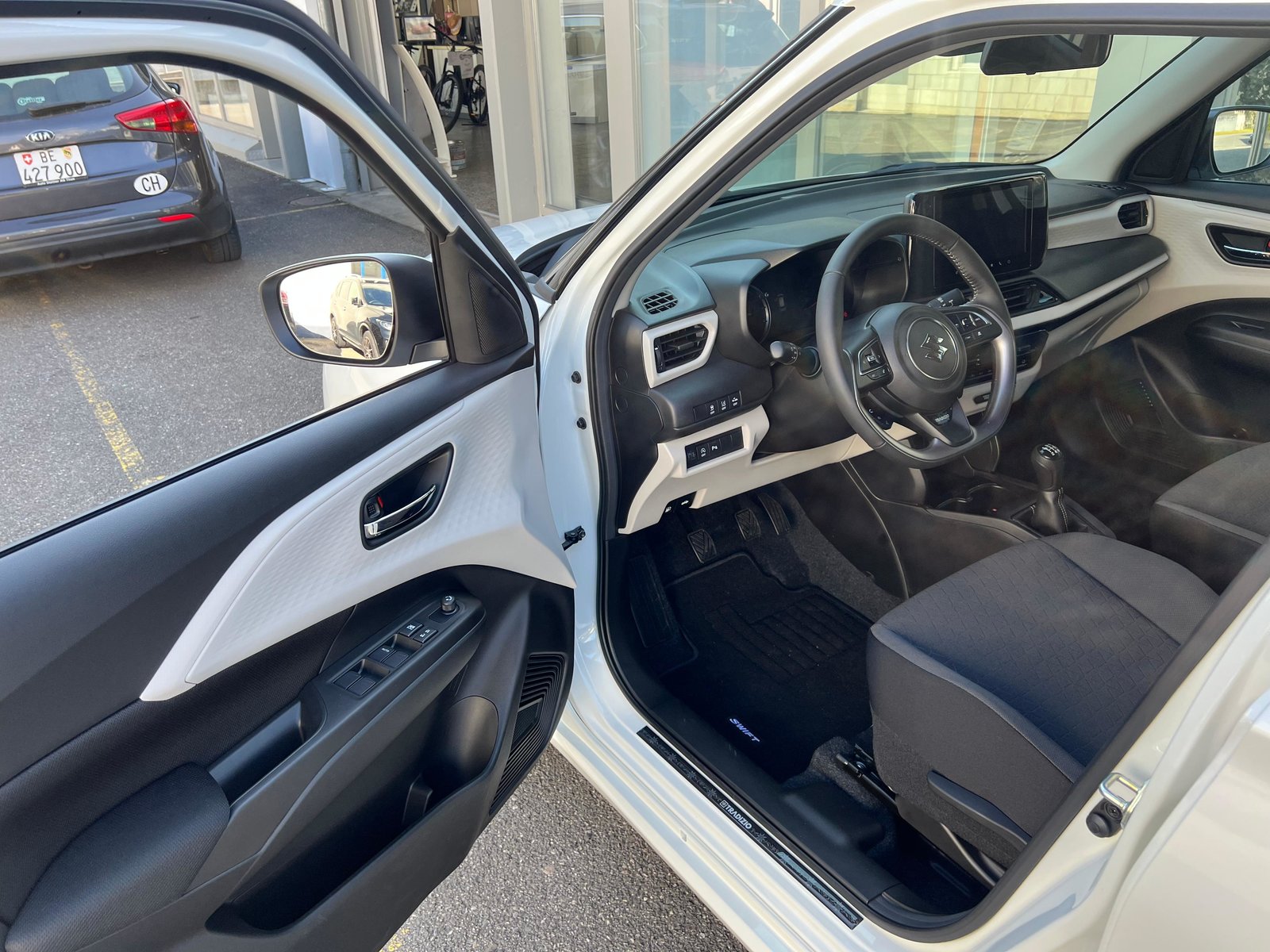 SUZUKI Swift 1.2 Tradizio Hybrid 4x4, Hybride Leggero Benzina/Elettrica, Auto nuove, Manuale - 6
