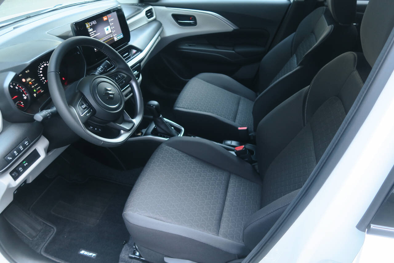 SUZUKI Swift 1.2 Compact Top Hybrid CVT, Hybride Léger Essence/Électricité, Voiture nouvelle, Automatique - 4