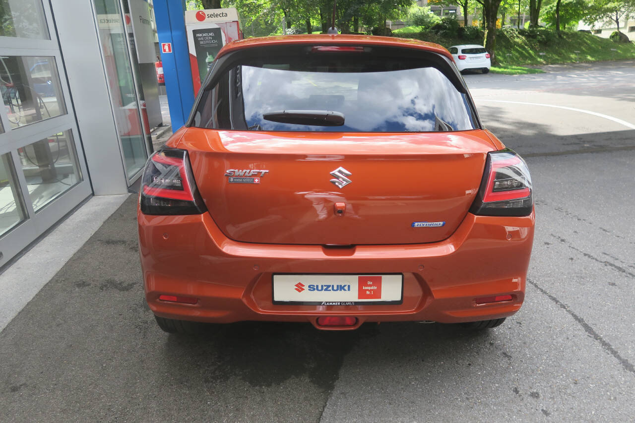 SUZUKI Swift 1.2 Piz Sulai Top Hybrid 4x4, Mild-Hybrid Petrol/Electric, New car, Manual - 3
